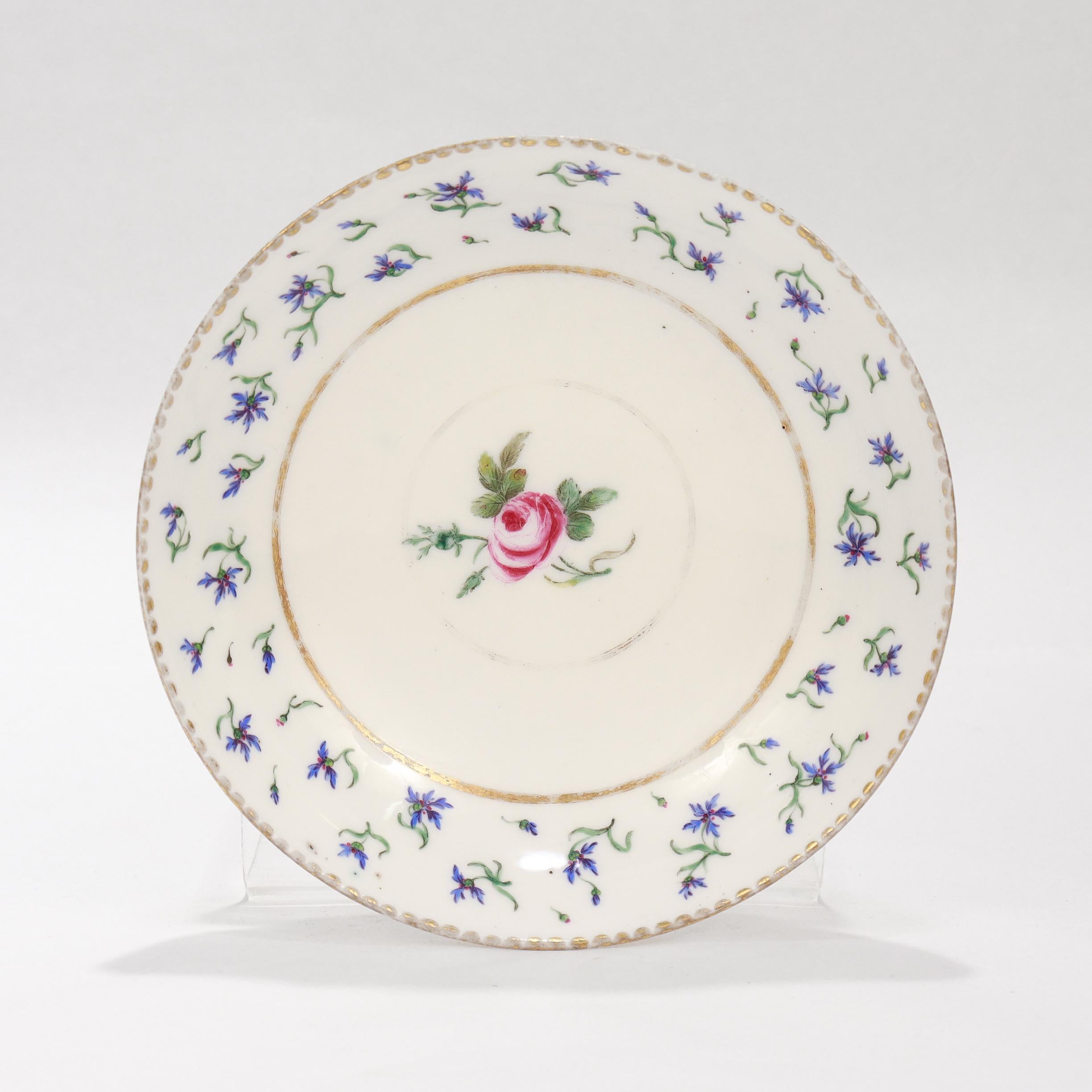 Ancienne tasse et soucoupe en porcelaine de Sèvres signée du 18e siècle avec fleur de bleuet en vente 7