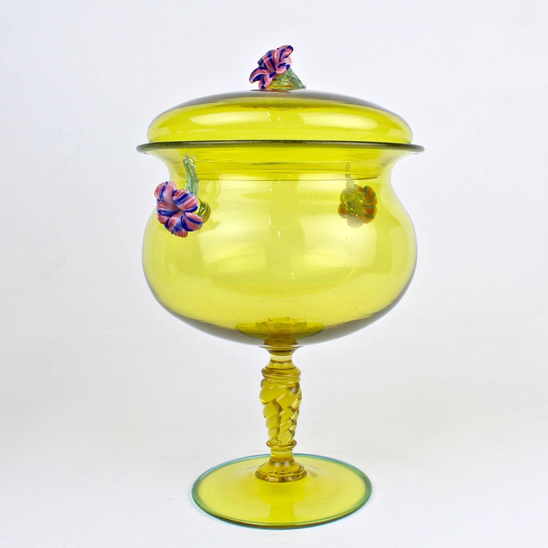 Mid-Century Modern Grand bol à pieds canari jaune vénitien/murano recouvert de verre avec fleuron en forme de fleur