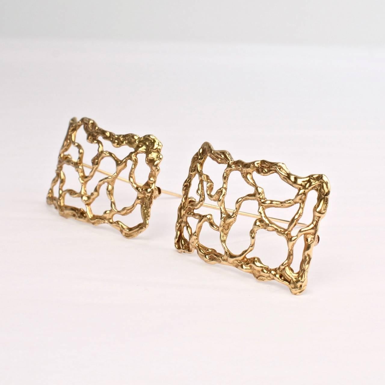 Pair of Artist Signed 14-Karat Gold Brutalist Brooches or Pins In Good Condition In Philadelphia, PA
