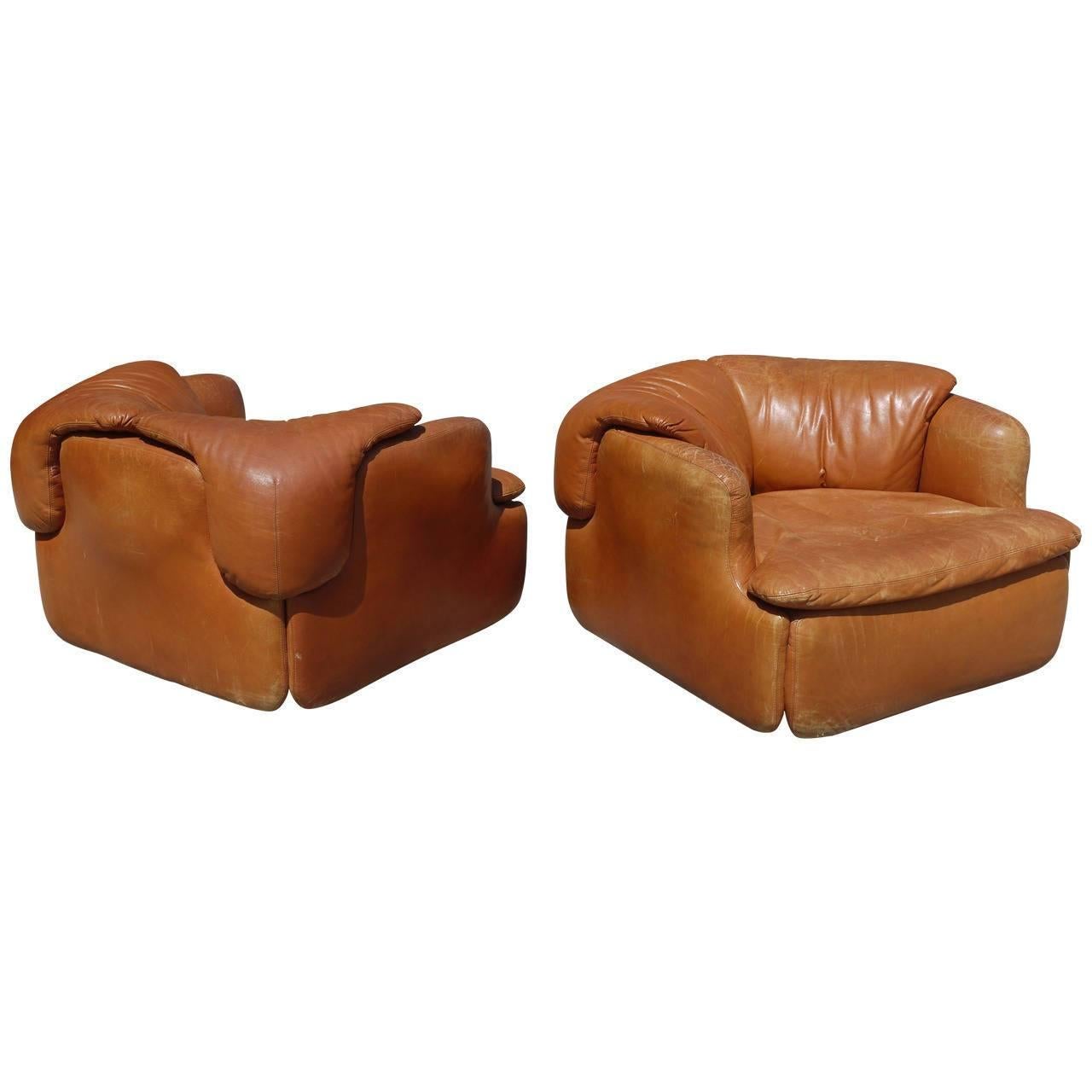 Pair of Leather Chairs by Alberto Rosselli for Saporiti For Sale