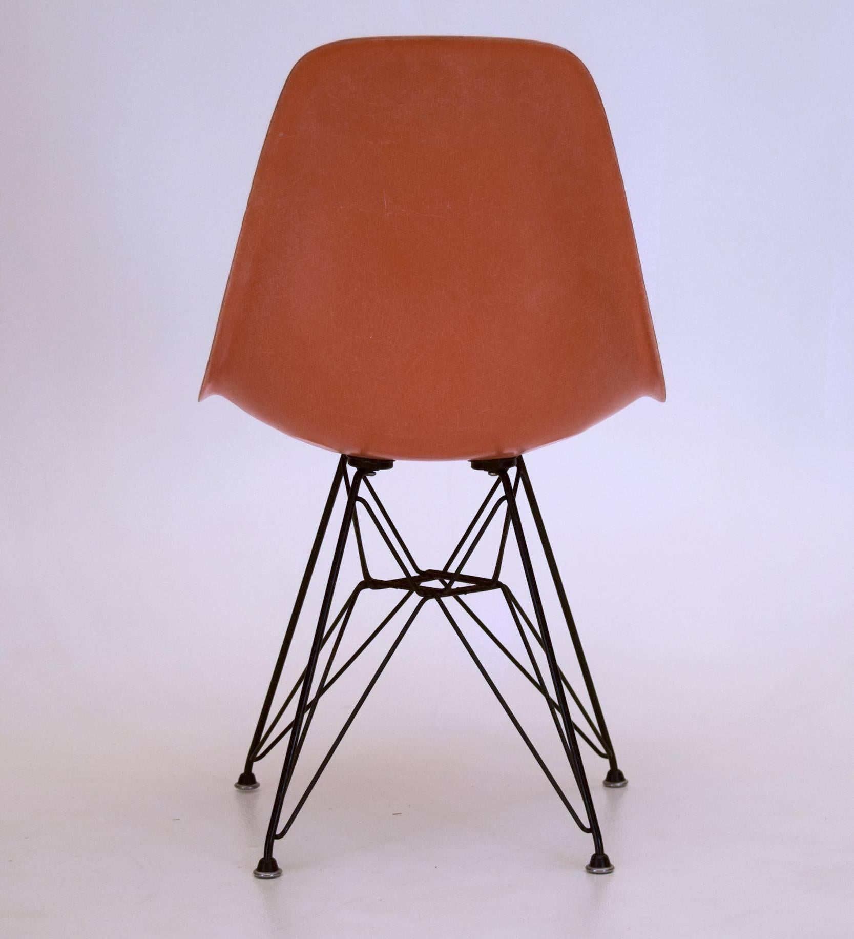 Eames shell side chair
Original base and shell.
22