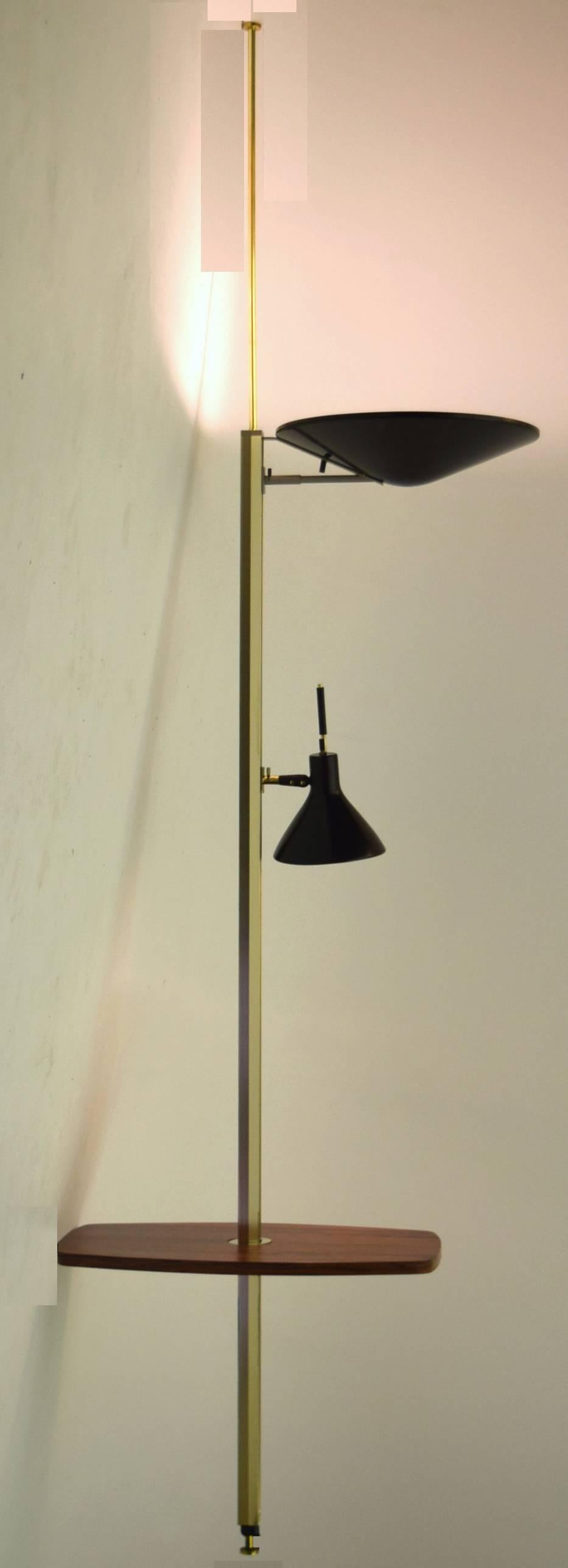 Ligtholier's solution to the fickle customer a lamp stem that can have lamps added as needed on either side coupled with adjustable height and lamp table height, the lytespan tension pole.

Additional lamps are available, please ask.

Measures