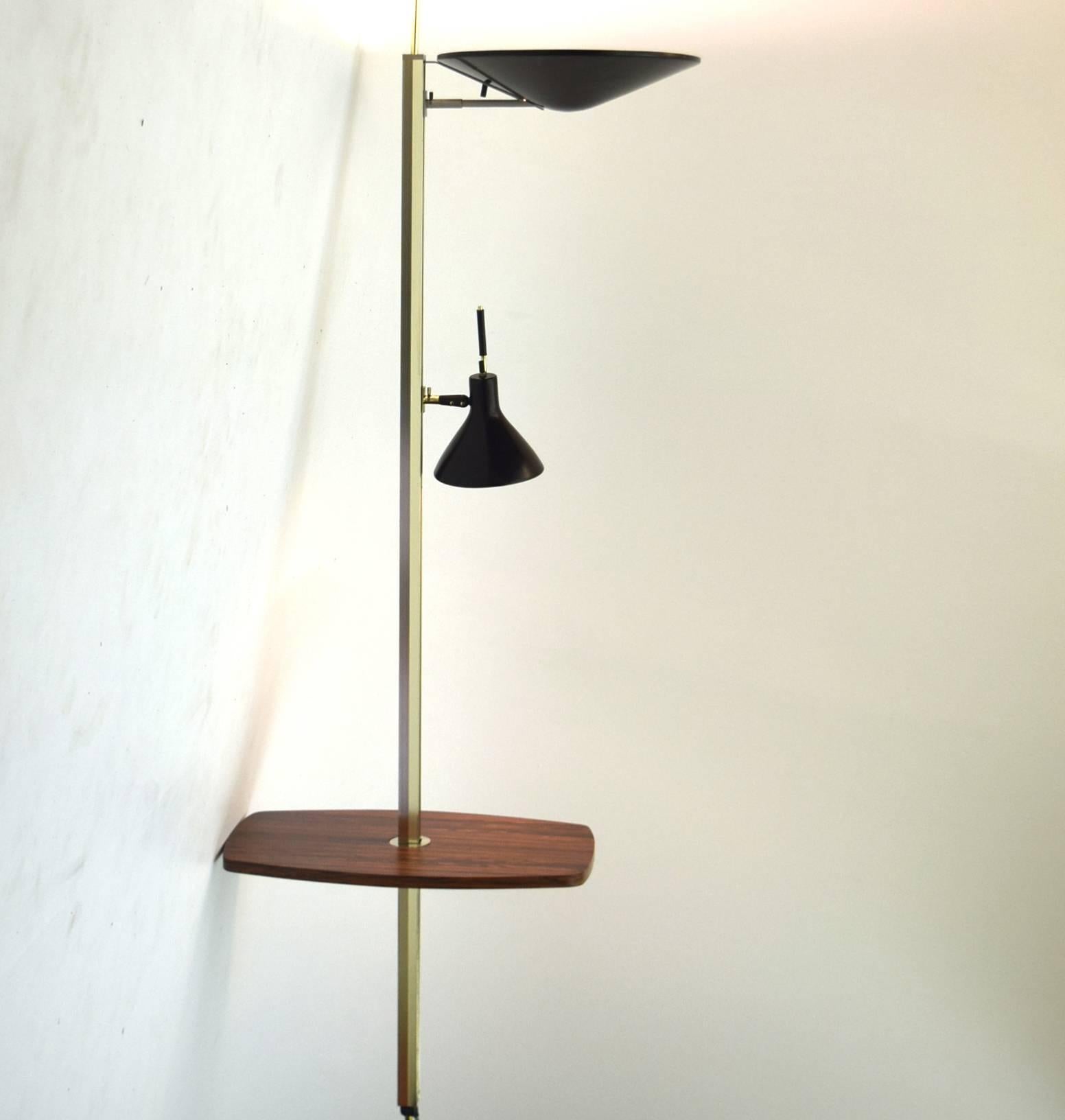 floor to ceiling tension pole lamp