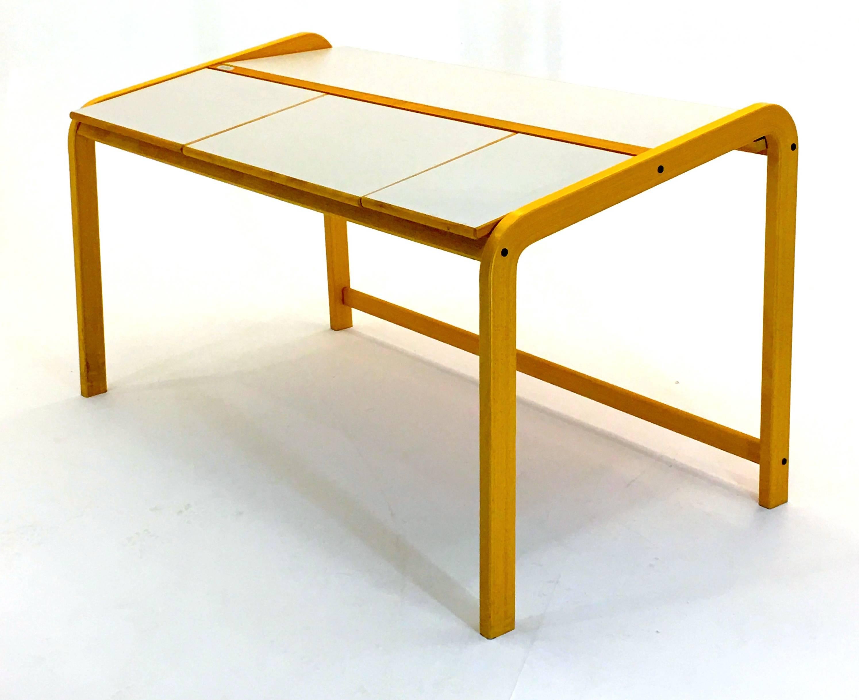 mactable desk