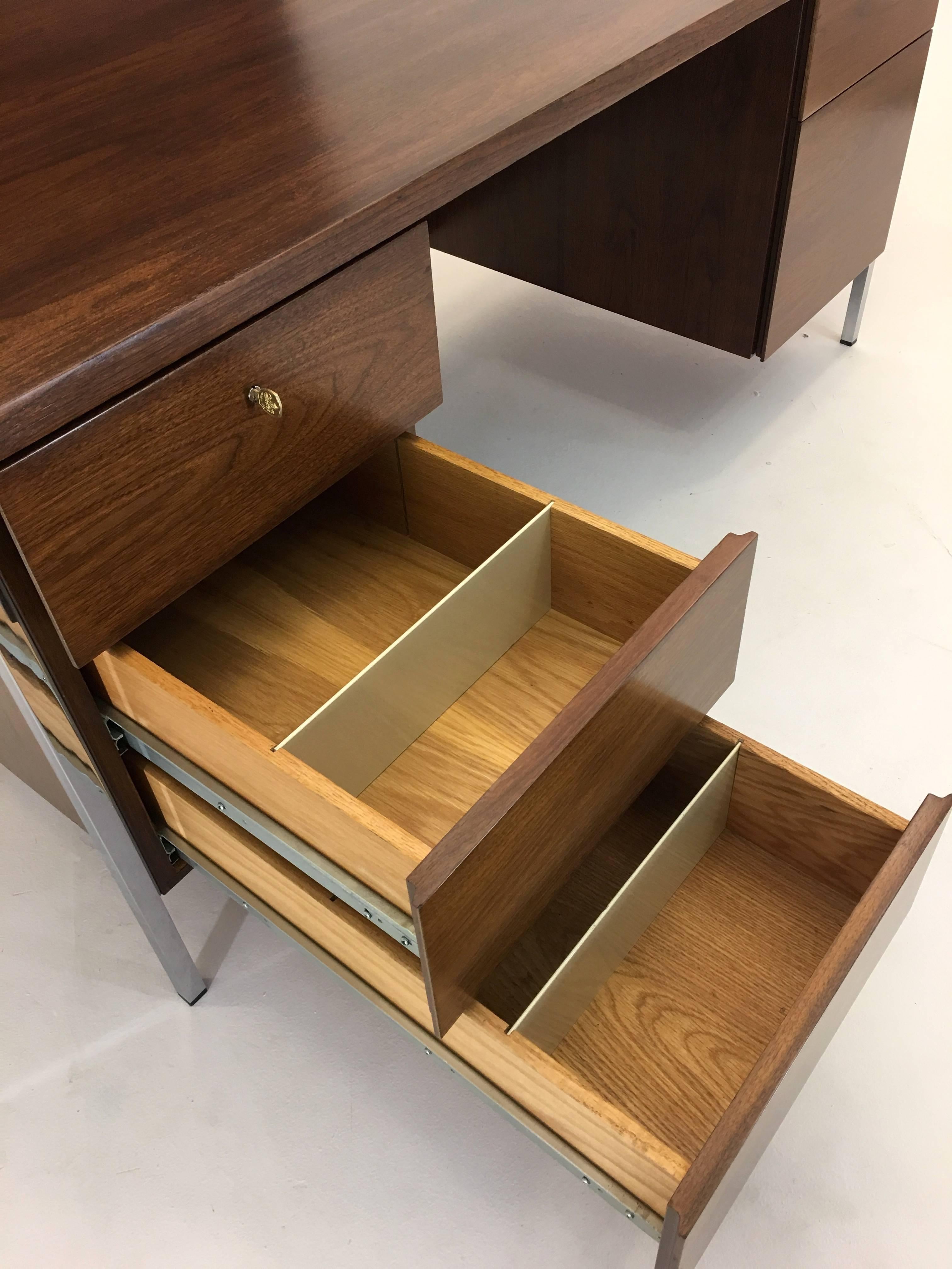  Exquisite 1952 Walnut Executive Desk by Florence Knoll for Knoll Associates 2