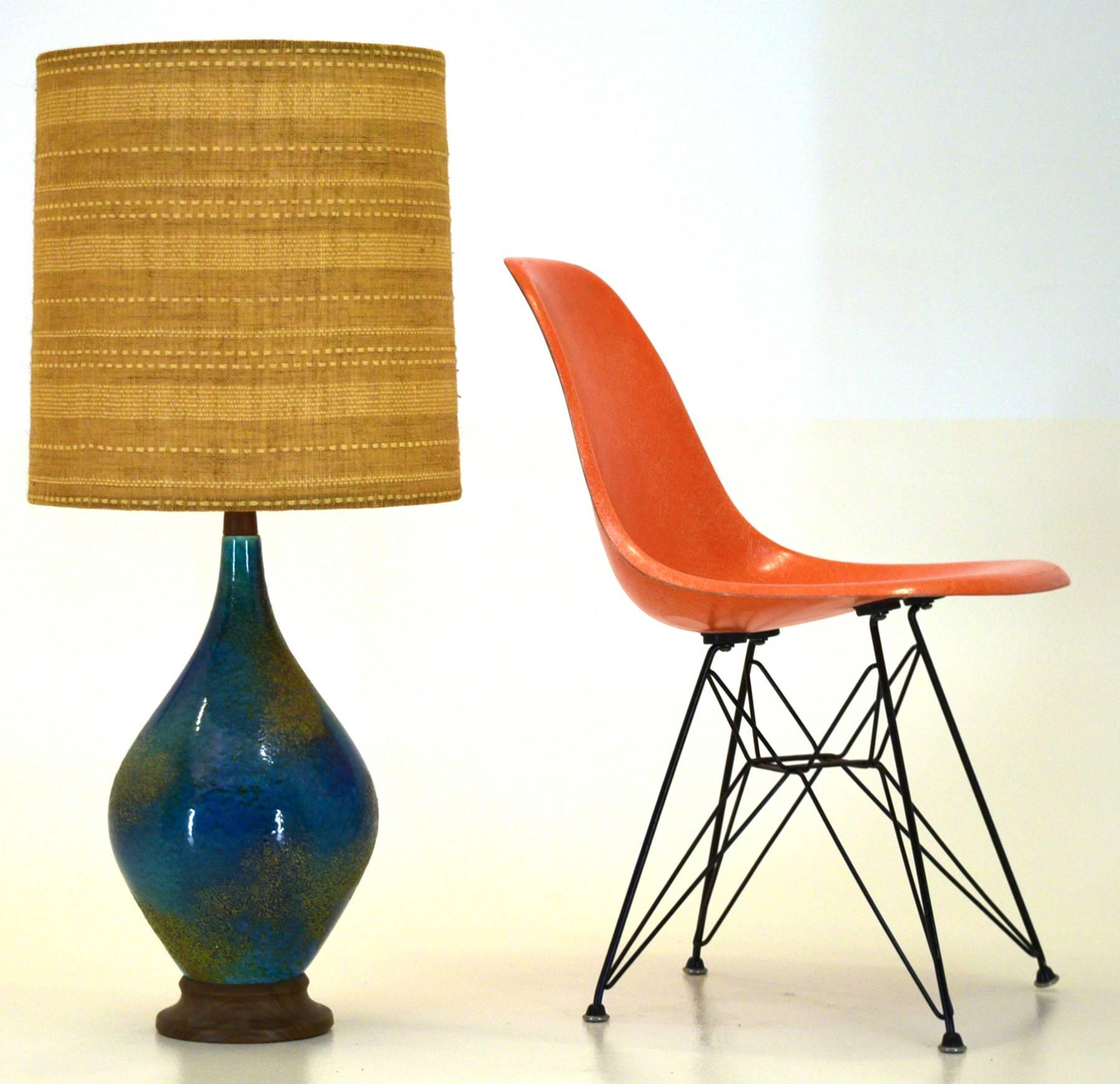 Haeger Pottery, Designer Helmut Bruchman
California, USA, circa 1960
Ceramic lamp
Measures: 38
