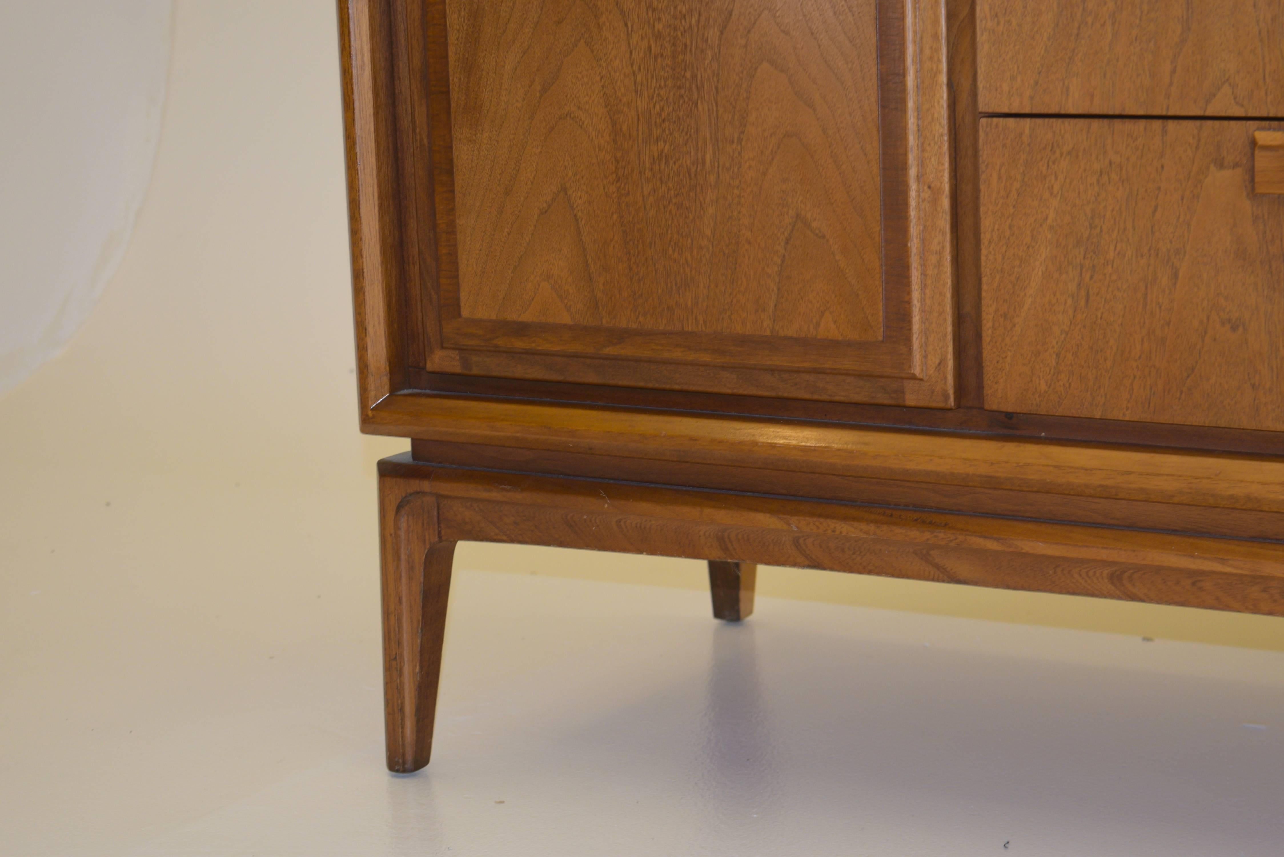 Two-Piece American Walnut China Cabinet and Hutch In Excellent Condition In South Charleston, WV