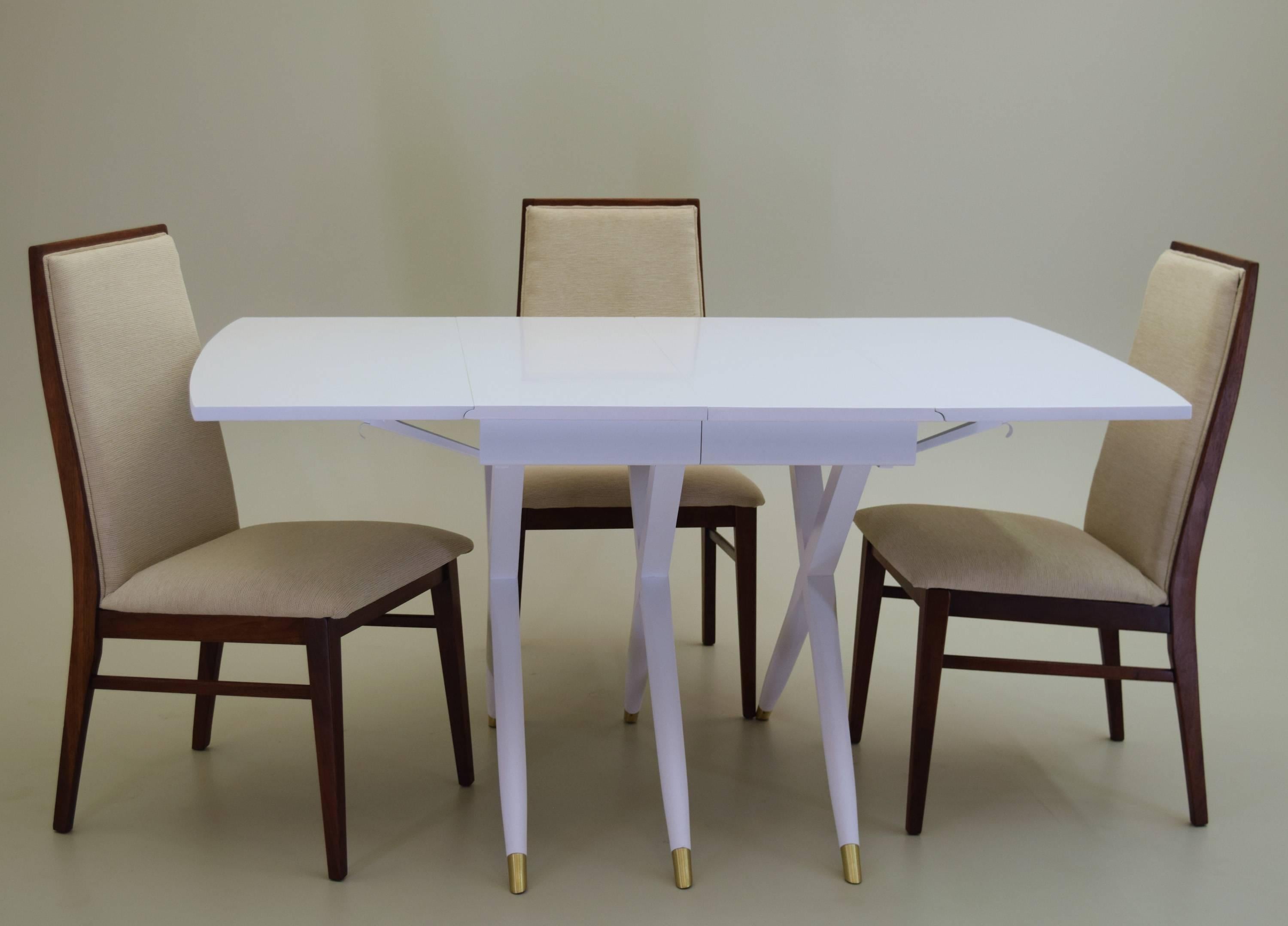 20th Century Outstanding Scissor Base Dining Table in White Lacquer with Brass Tips 