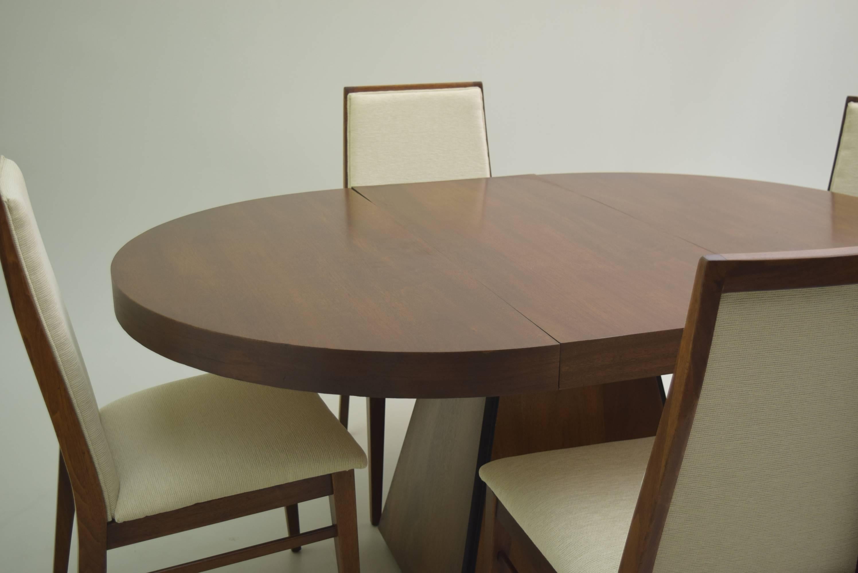 Pierre Cardin Round Obelisk Dining Table in Walnut with Extension Leaf 3