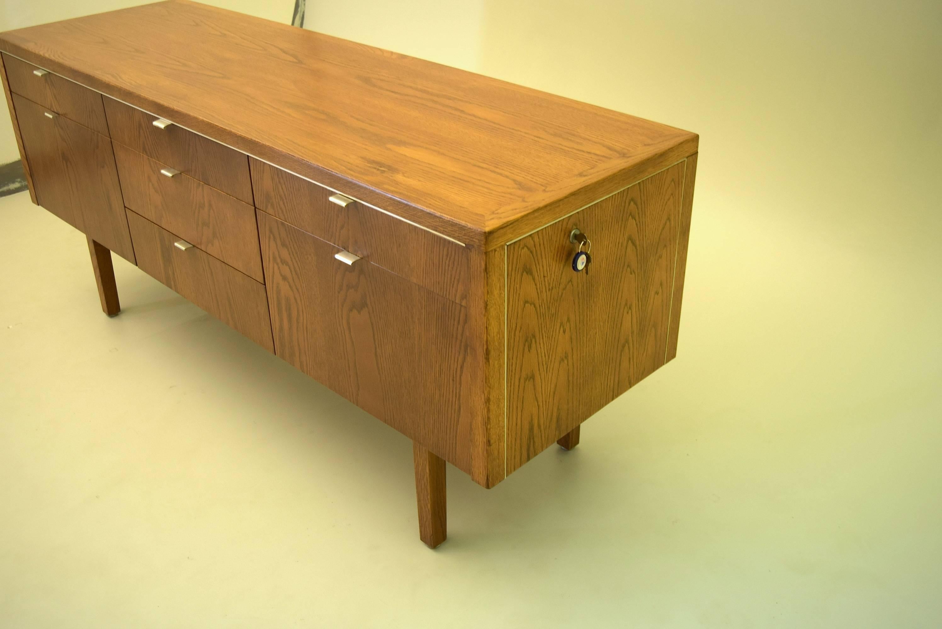 Mid-Century Modern Reserved: Domore Desk by Davis Allen for Domore in Red Oak