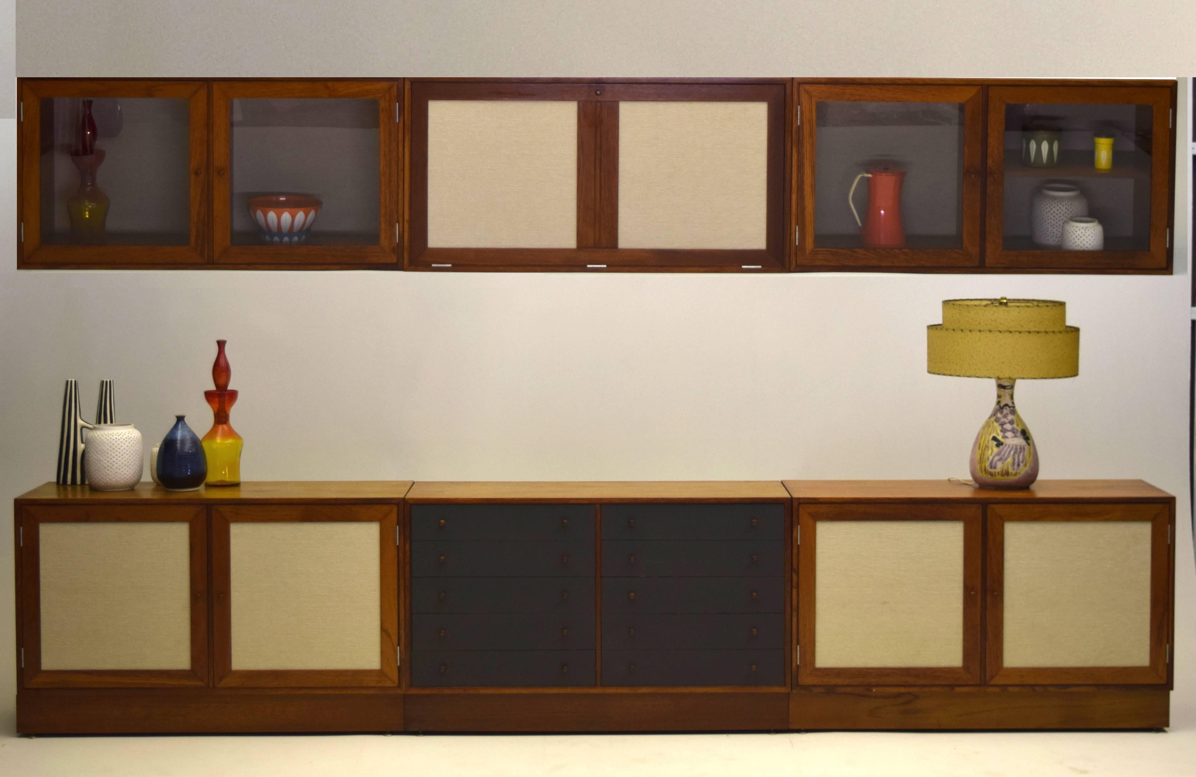 This listing is for all pieces photographed (six shelf units with three plinth bases).

One of three different listings we have of the same series by Rud Thygesen and Johnny Sorensen dated to the late 1960s. 

Overview:

These were not offered