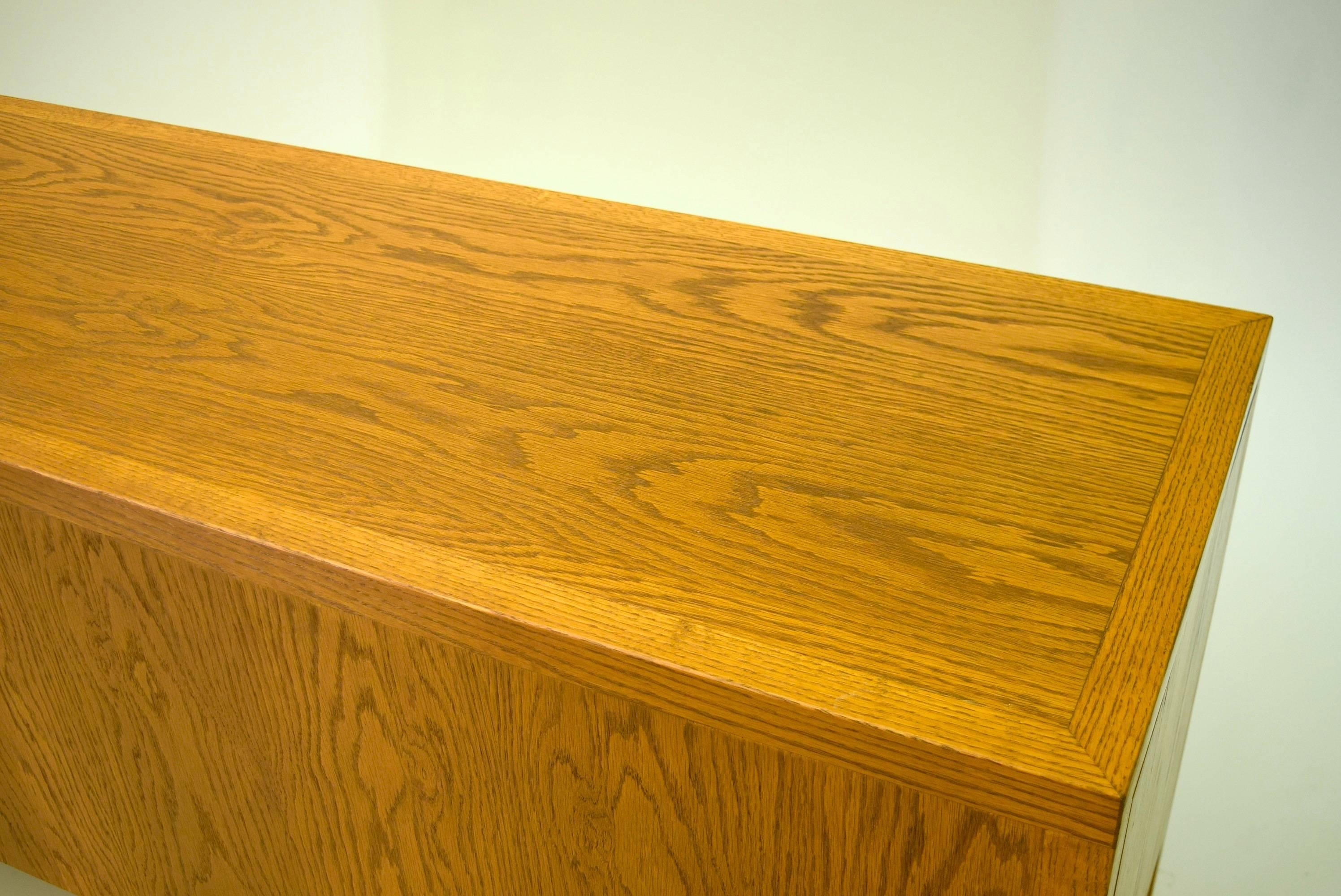Oak and Steel Desk by Domore for Ashland Oil In Good Condition In South Charleston, WV