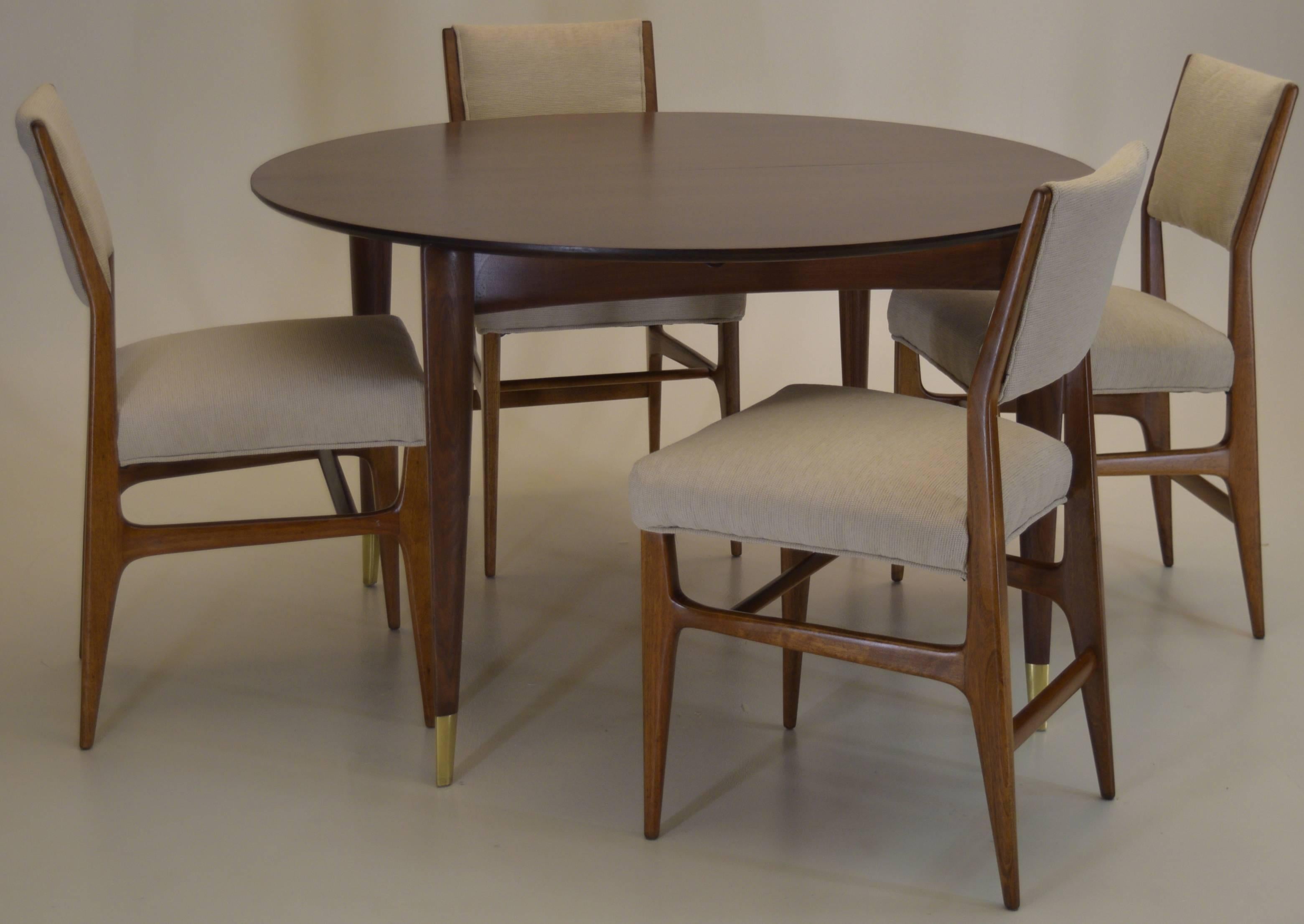 Gio Ponti dining set.

Chairs can be sold separately if desired.

Produced in 40