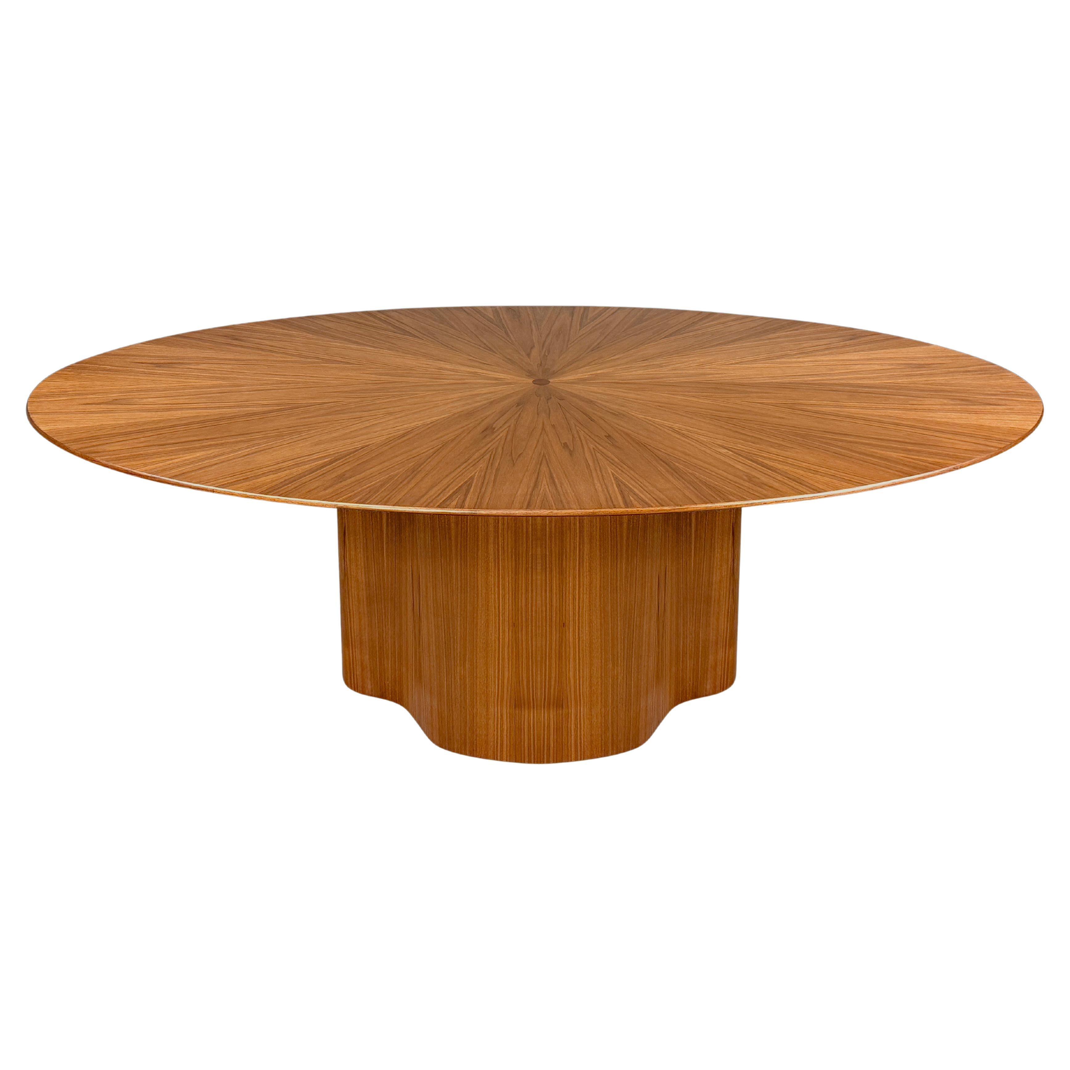 Mesa de Comedor Serie Nueva en Nogal Ovalada y Redonda