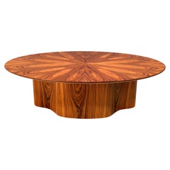Emergence Collection Santos Palisander Ovaler oder Runder Couchtisch von Aaron Saxton