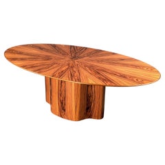 Table de salle à manger ovale en bois de rose unique de 84 pouces par Aaron Saxton