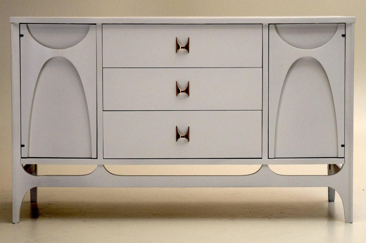 All White Lacquer Broyhill Brasilia China Buffet and Hutch at