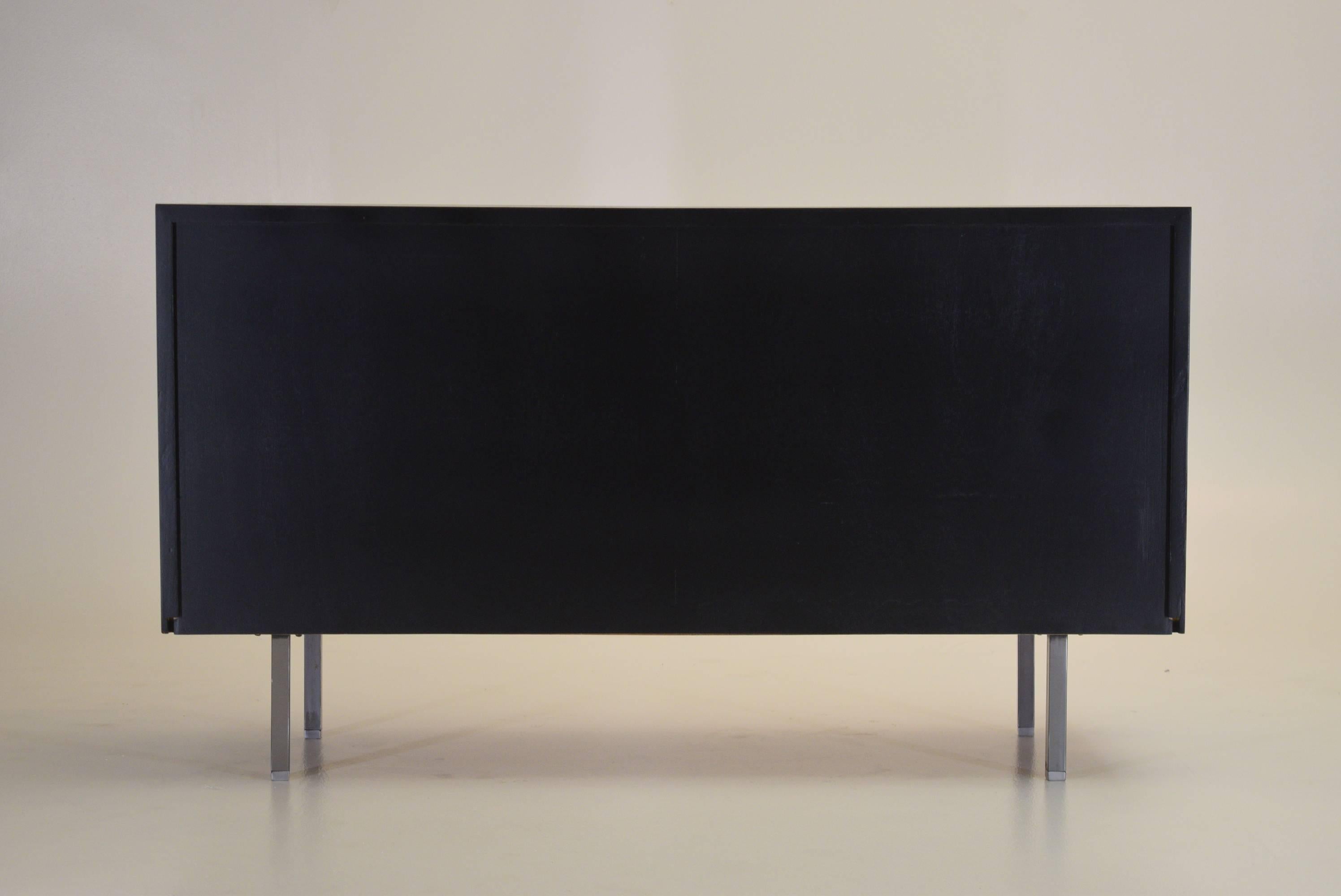 Mid-Century Modern Outstanding Credenza by Florence Knoll 1956 in Rosewood