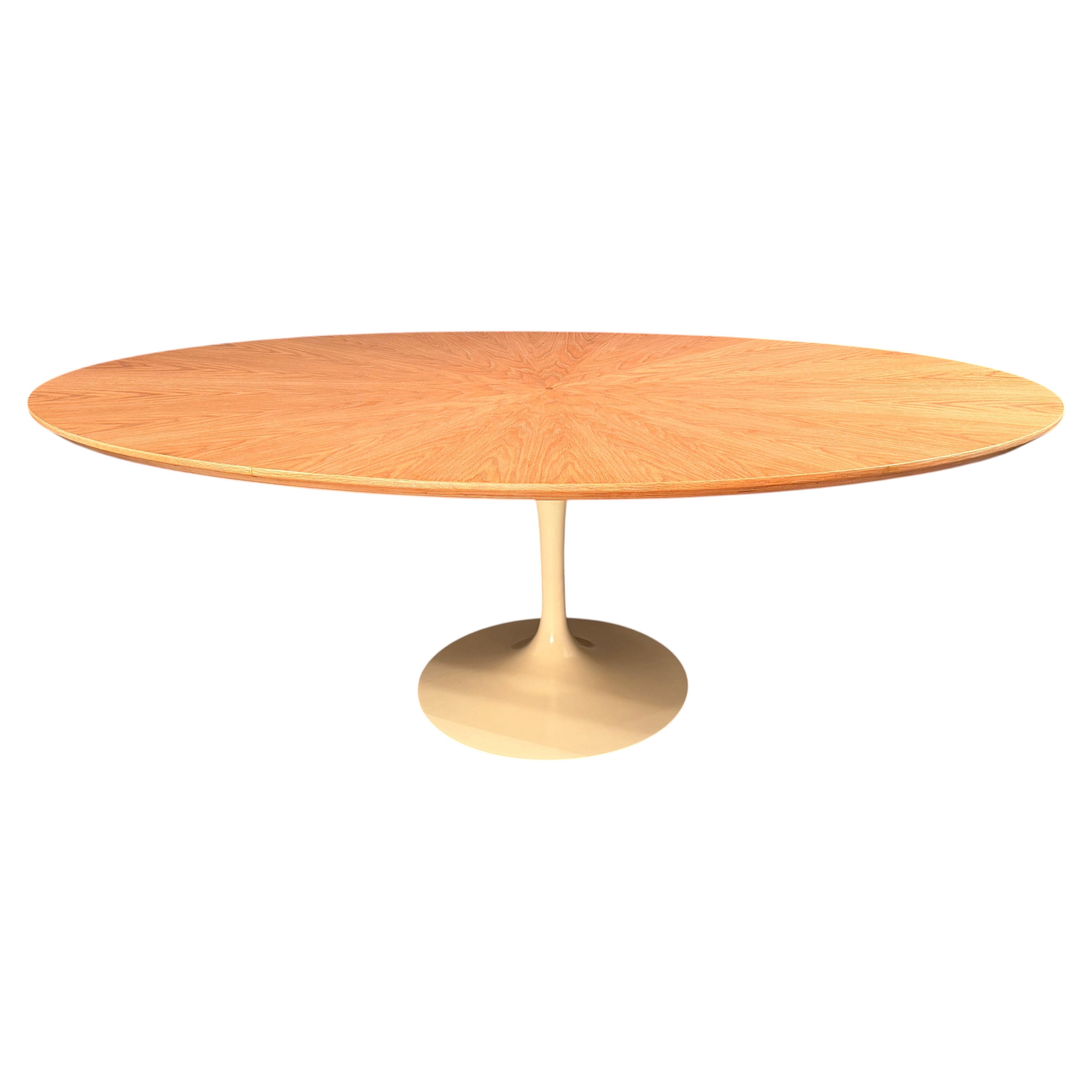 How thick should a dining table be?