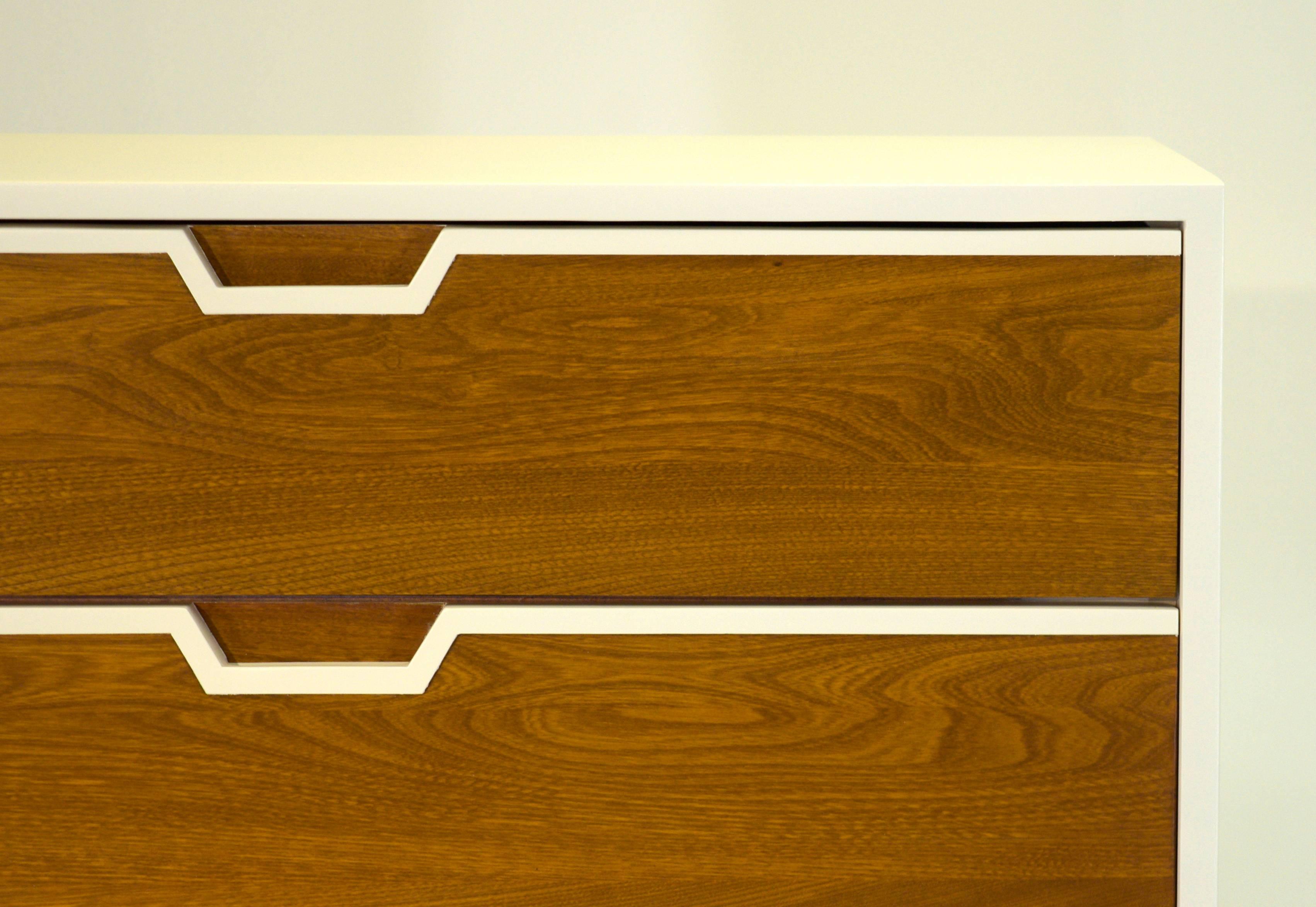20th Century Pair of Petite Dressers in Ivory Lacquer