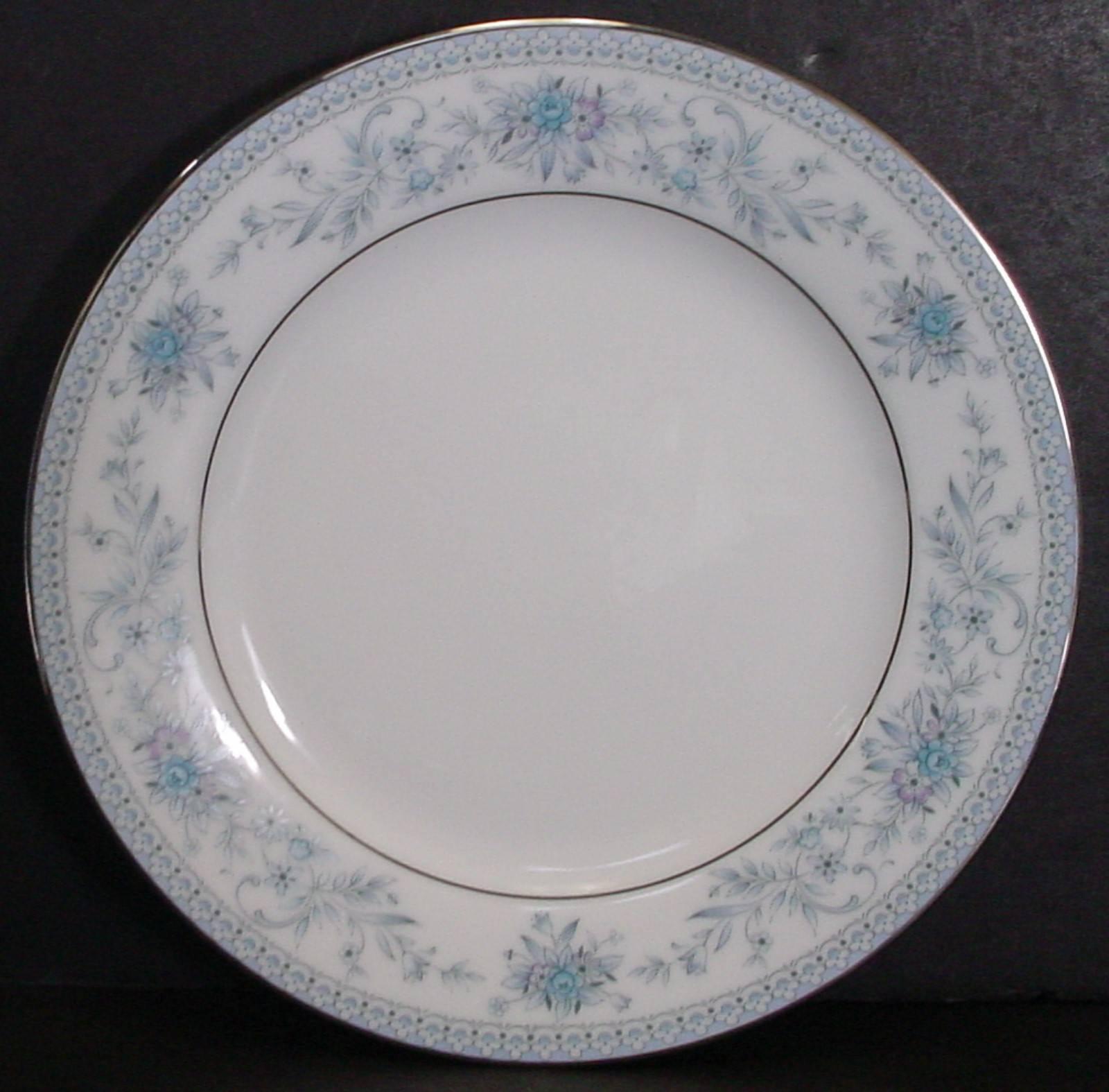 Sri Lankan NORITAKE china BLUE HILL 2482 pattern 65-piece SET SERVICE for Twelve (12)