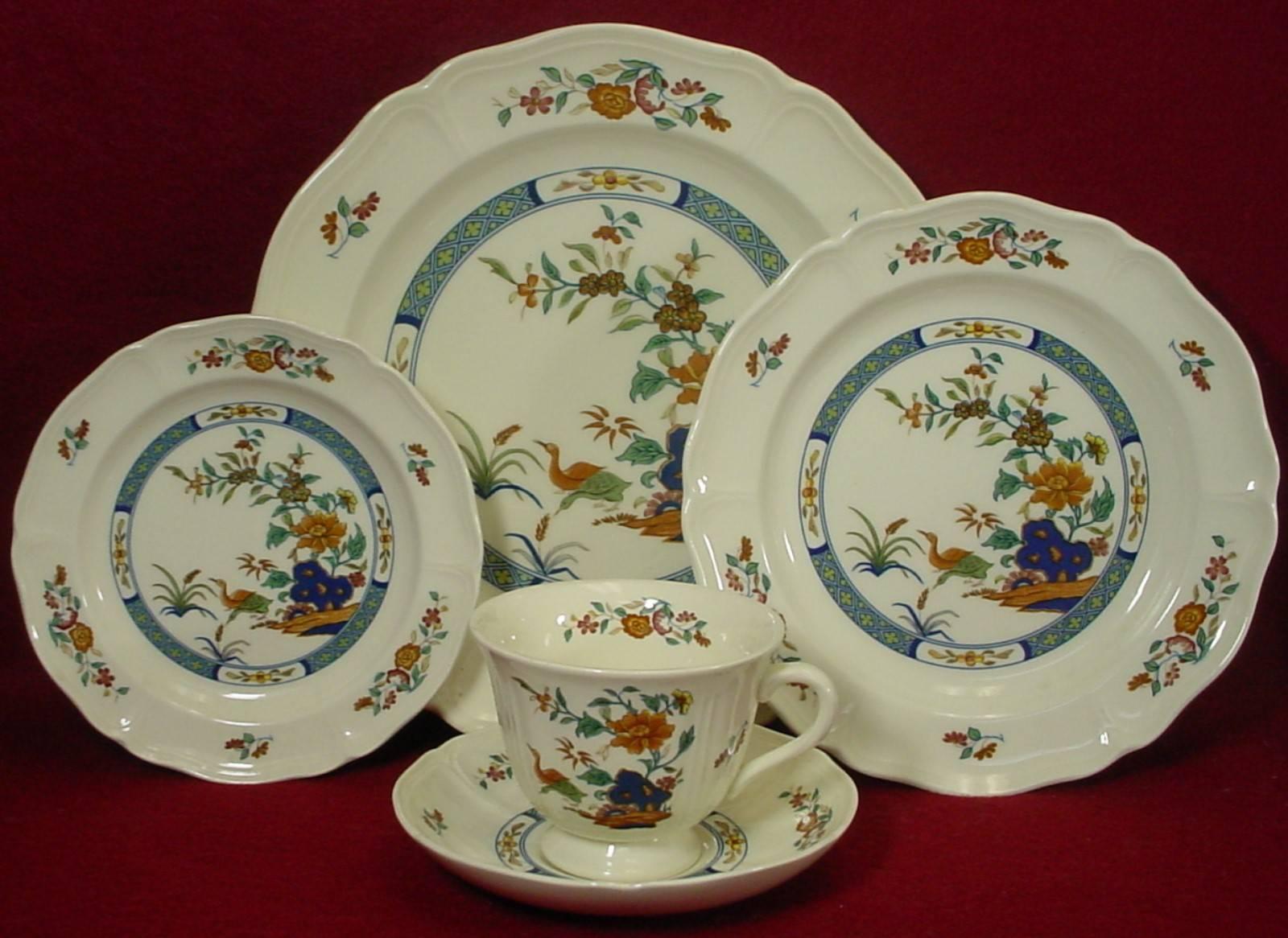 
CHINA FINDERS 

China, Crystal, Flatware and Collectible Matching Service is offering ONE (1) 

WEDGWOOD china CHINESE TEAL pattern 20-piece SET SERVICE for 4

in great condition free from chips, cracks, break or stain and show minimal