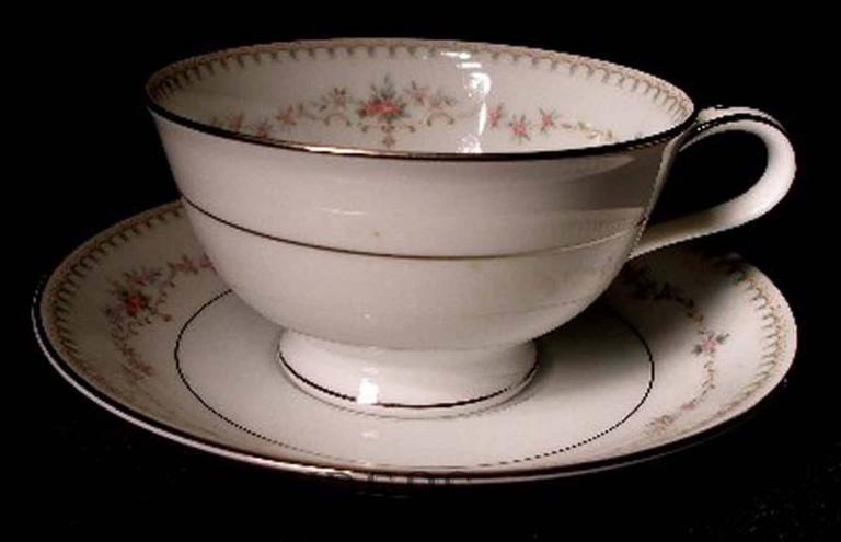 NORITAKE china FAIRMONT 6102 pattern 62-piece SET SERVICE for