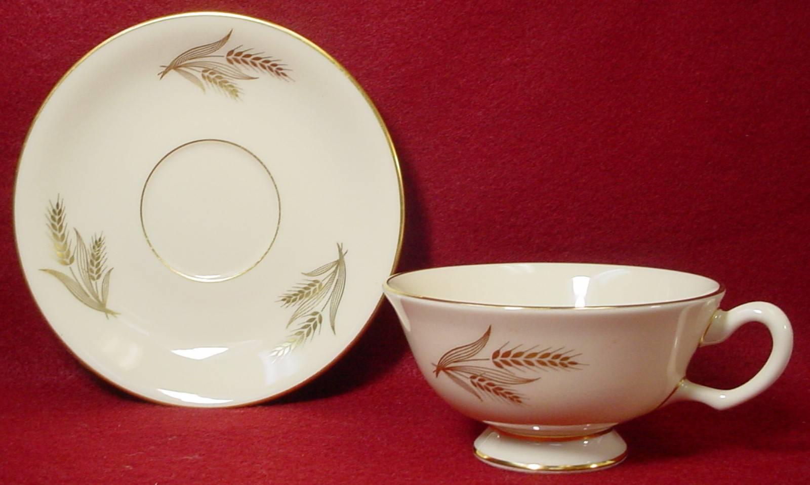 LENOX china HARVEST R441 pattern 60-pc SET SERVICE for TWELVE

in great condition free from chips, cracks, break, stain, or discoloration and with only a minimum of use.

• Produced from 1940 - 1080. 

• Wheat.

• Includes TWELVE (12) each