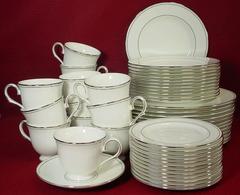 LENOX china FEDERAL PLATINUM pattern 60-piece SET SERVICE for TWELVE