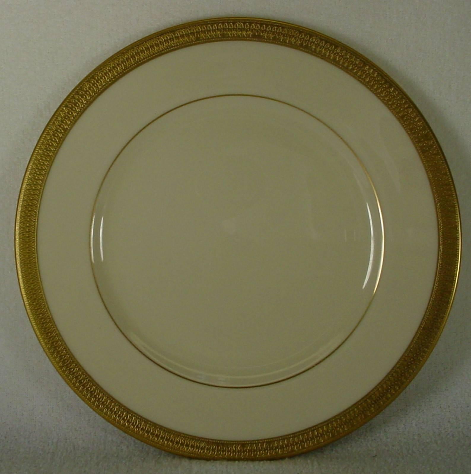LENOX china LOWELL pattern 60-piece SET SERVICE for Twelve (12)

in great condition free from chips, cracks, break, stain, or discoloration and with only a minimum of use.

• Mfg 1917. 

• Encursted Gold Band.

• Presidential Shape.

•