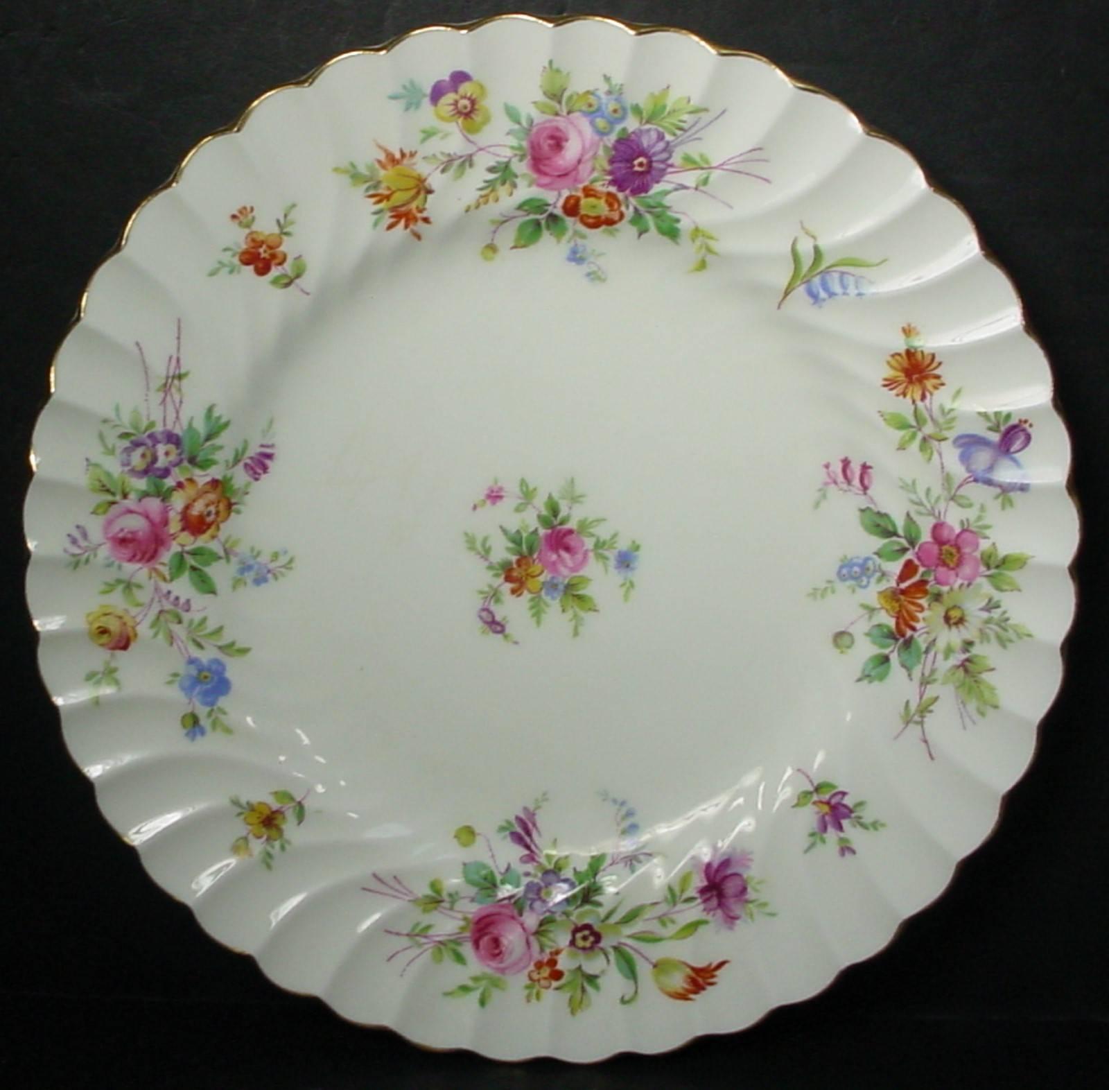 MINTON china MARLOW S309 pattern 60-piece SET SERVING for 12 TWELVE

in great condition free from chips, cracks, breaks, stains, or discoloration and with only a minimum of use.

• Includes 12 each Cup, Saucer, Dinner Plate, Salad Plate, and