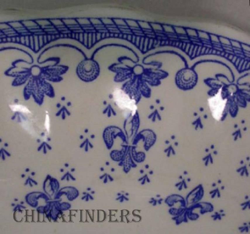 SPODE china FLEUR DE LYS Blue pattern MUFFIN Dish & Lid

•  in great condition free from chips, cracks, breaks, stains, or discolorations and with only a minimum of use.  Shows clean crazing.

•  Earthenware.

•  No Trim.

•  Base measures