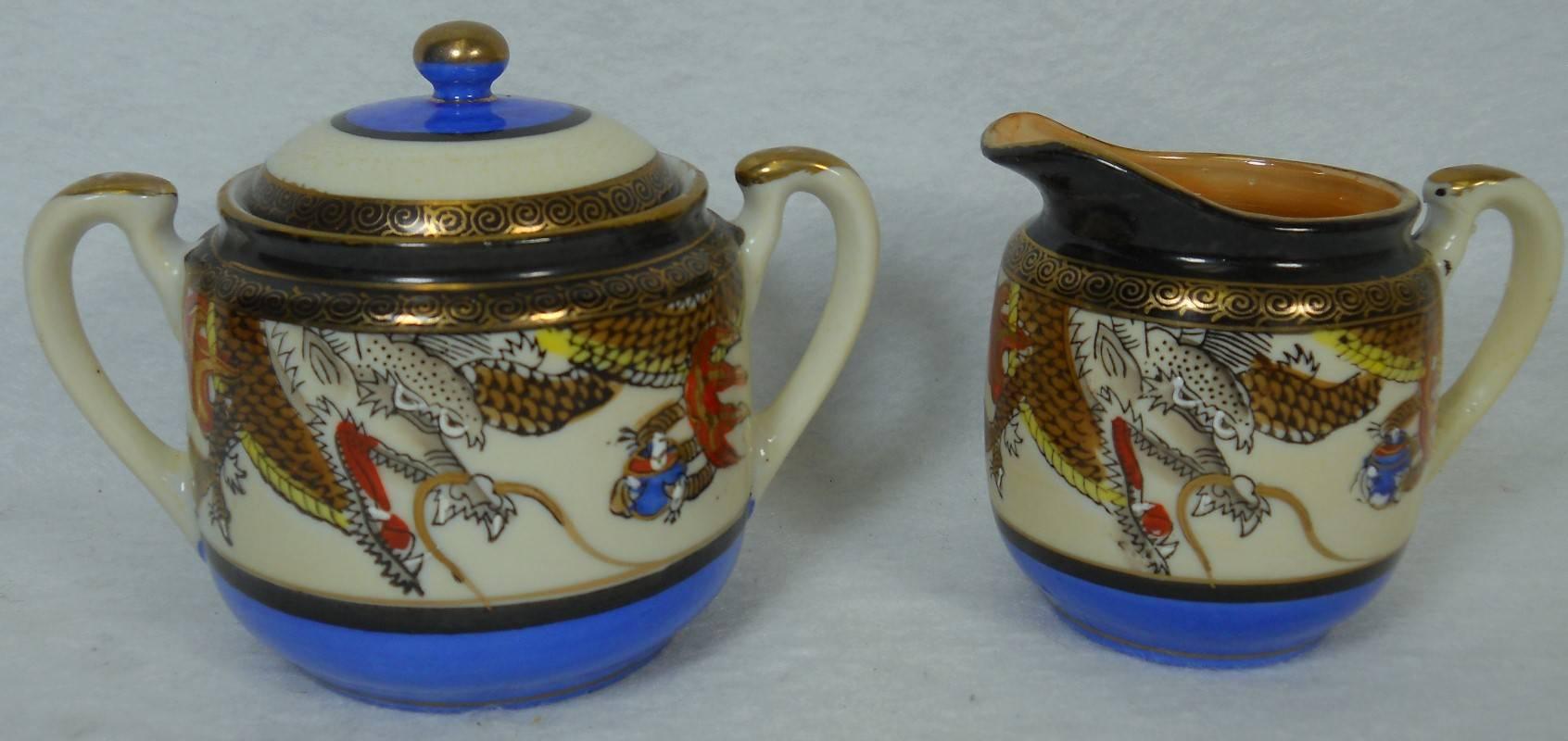 Dragonware 17-Piece Demitasse Coffee or Chocolate Set Made in Japan In Excellent Condition For Sale In St. Petersburg, FL