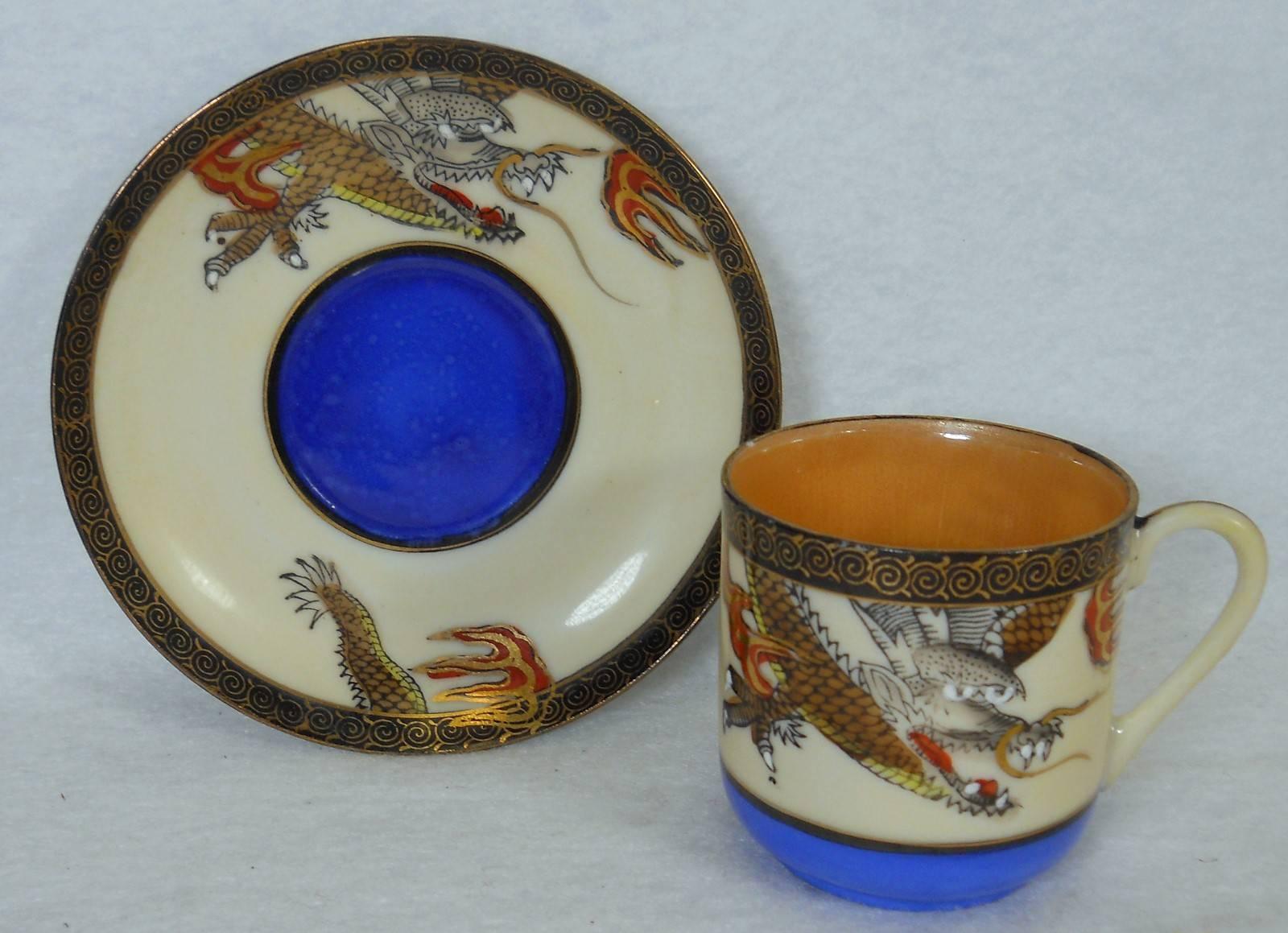 20th Century Dragonware 17-Piece Demitasse Coffee or Chocolate Set Made in Japan For Sale