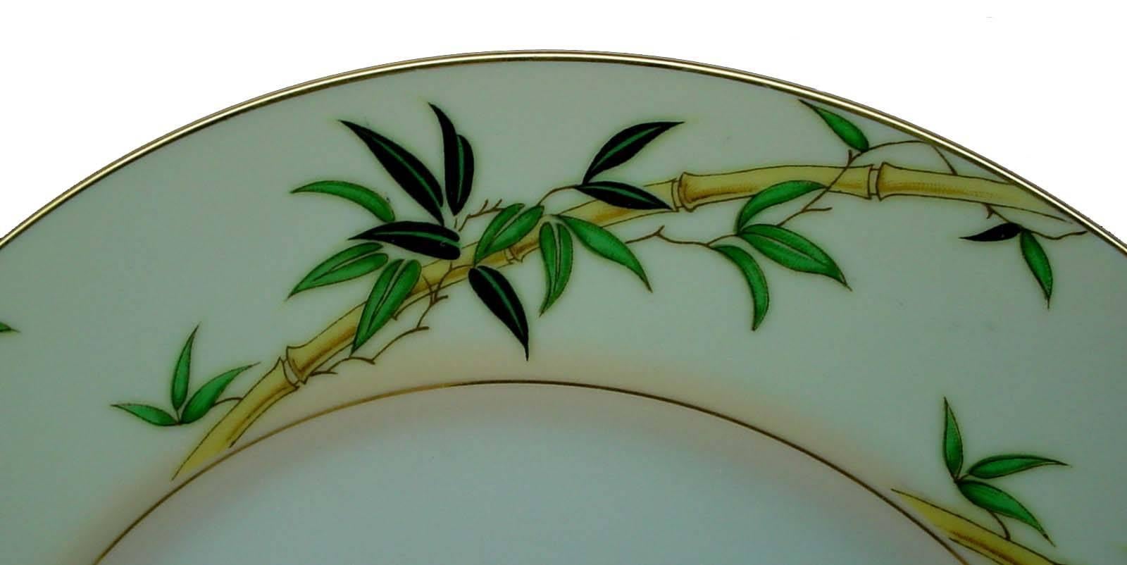 KENT china BALI HAI pattern 76-piece Set Service

in great condition free from chips, cracks, break or stain.

• Bamboo on Rim. 

• Includes 12 cups, 12 saucers, 12 dinner plates, 7 salad/dessert plates, 12 bread plates, 11 fruit/dessert/sauce