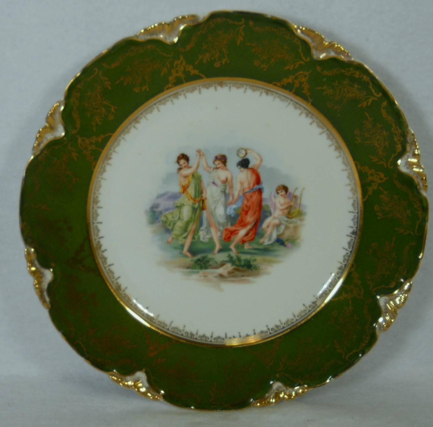 Lewis Strauss & Sons, Classic Scenes Women Set of Twelve of 12 Dinner Plates  In Excellent Condition For Sale In St. Petersburg, FL