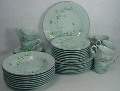 Used MIKASA china MICHELLE D2501 Precious Blue 40-pc SET SERVICE for EIGHT