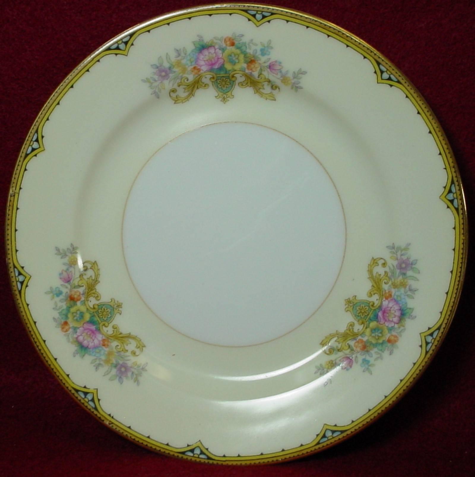 Noritake China N1327 Pattern 70-Piece Set Service for Nine, Plus Extras 2