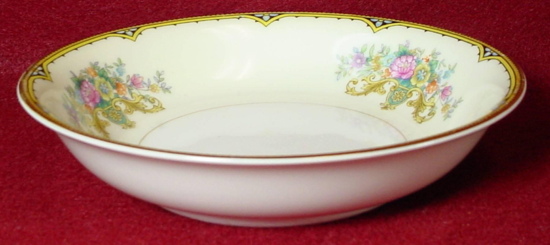 Noritake China N1327 Pattern 70-Piece Set Service for Nine, Plus Extras 3