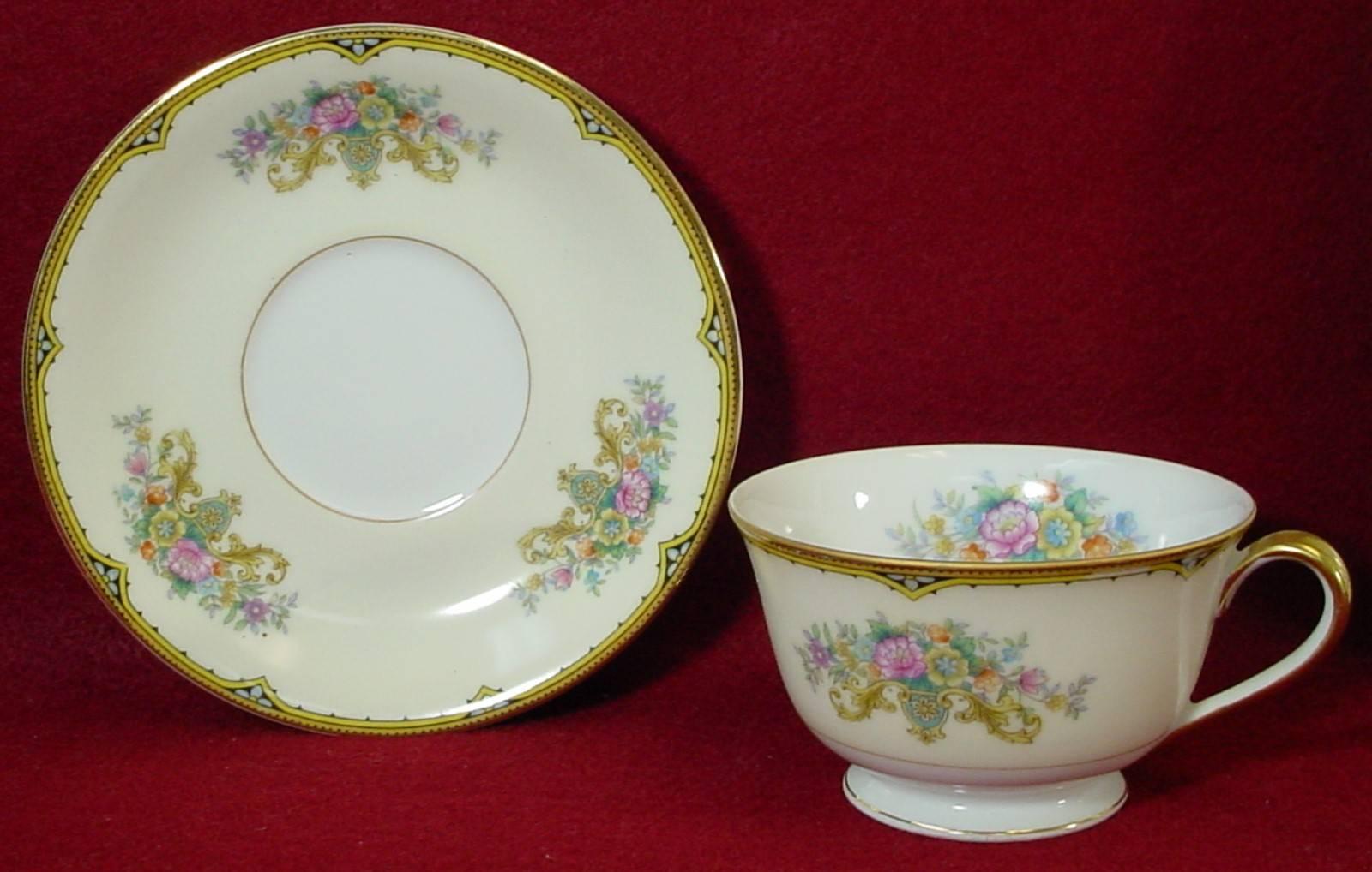 Japanese Noritake China N1327 Pattern 70-Piece Set Service for Nine, Plus Extras