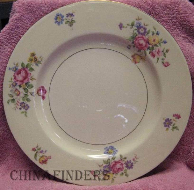Haviland China, New York pasadena pattern 44-piece set service for eight

In great condition free from chips, cracks, breaks, stains, or discoloration and with only minor wear and scratching.

Floral sprays on rim. 

Made in New York,