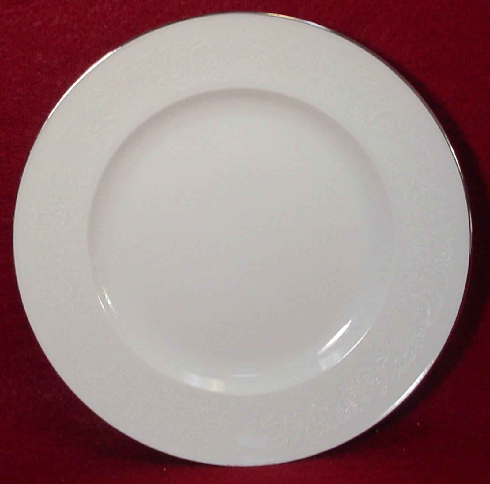 Johann Haviland china Morning Mist pattern 45-piece set service for nine (9) 

in great condition free from stain or discoloration and with only a minimum of use.

Includes six cup, nine saucer, nine dinner plate, nine bread plate, 12