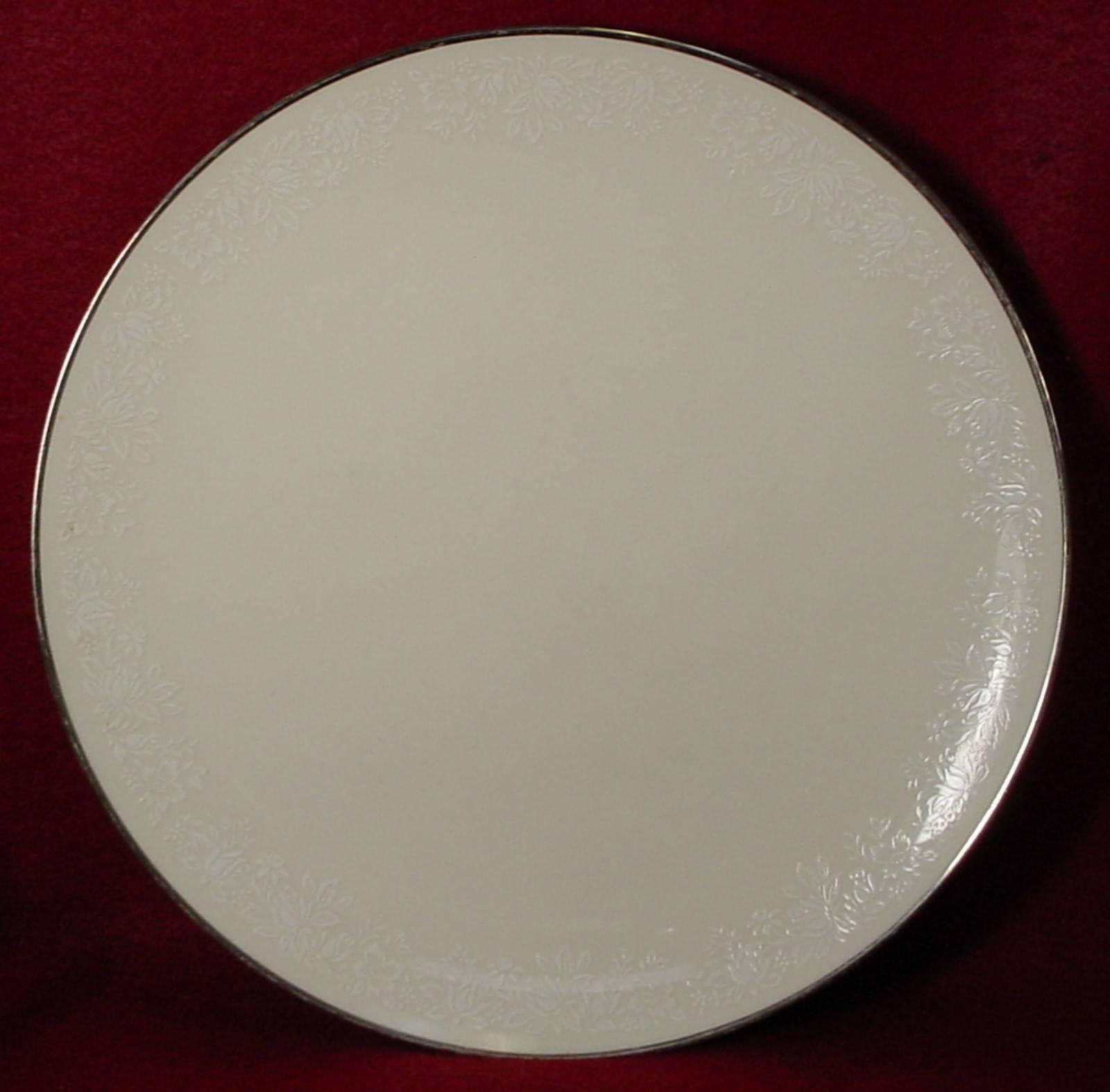 Noritake China Ambrosia 7567 Pattern 98-Piece Set Service For Sale 1