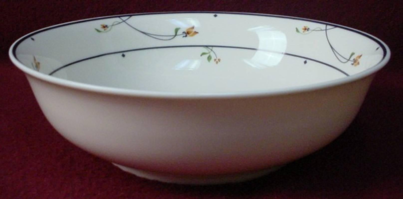 Gorham China Ariana Pattern 50-Piece Set Service for 12 + Two Serving For Sale 1