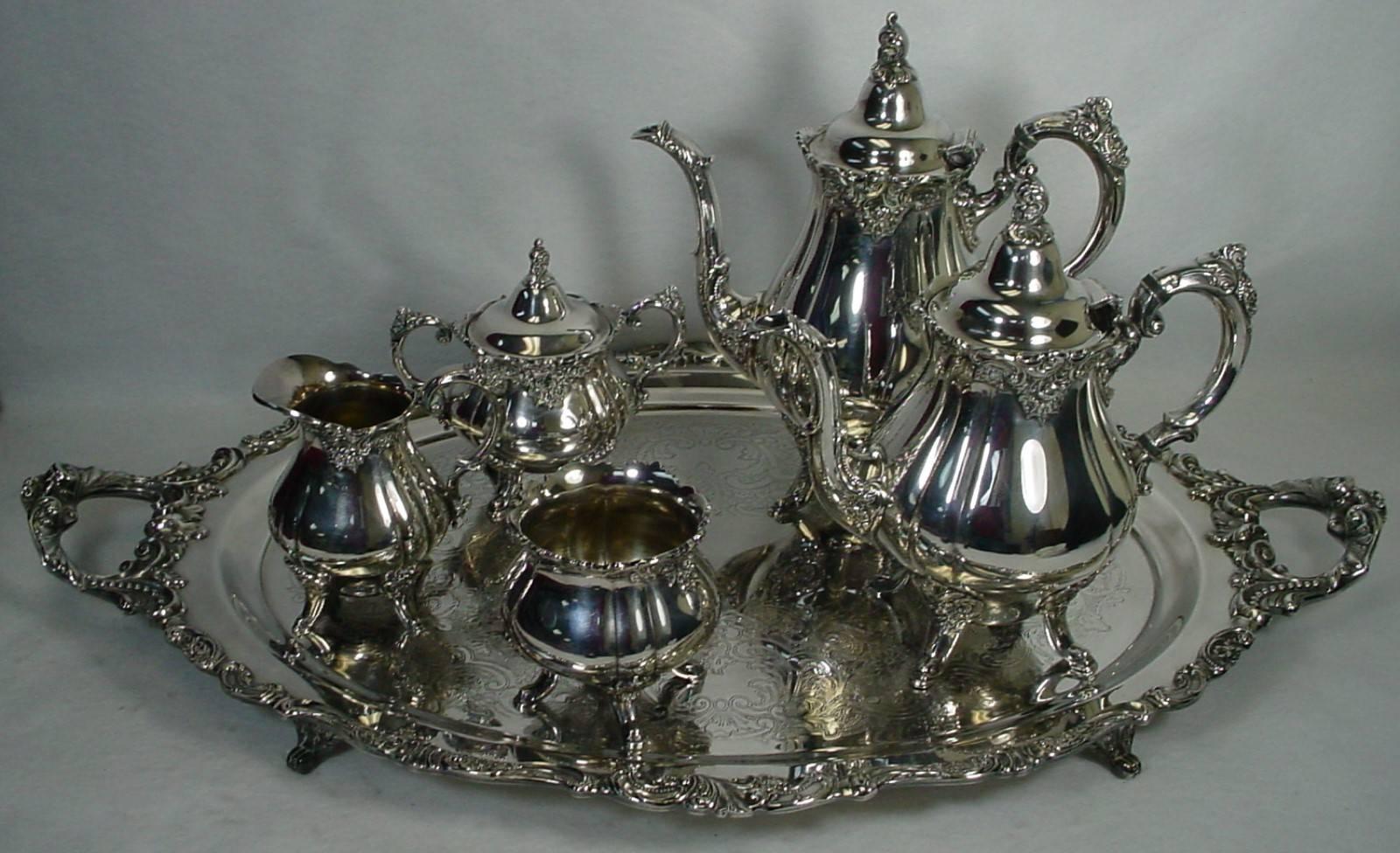 Wallace Silver Baroque Silver Plate Five-Piece Teapot, Coffeepot, Tray Set In Good Condition In St. Petersburg, FL