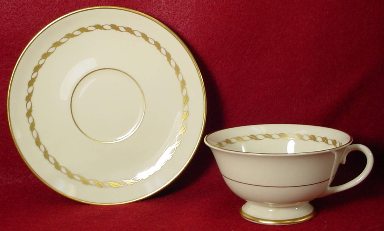 In great condition with minimal use.

Production dates: 1941-1962.

Includes 12 each cup, saucer, dinner plate, salad plate and bread plate.

U.S.A.

Inner gold rope band (verge).

Gold trim.