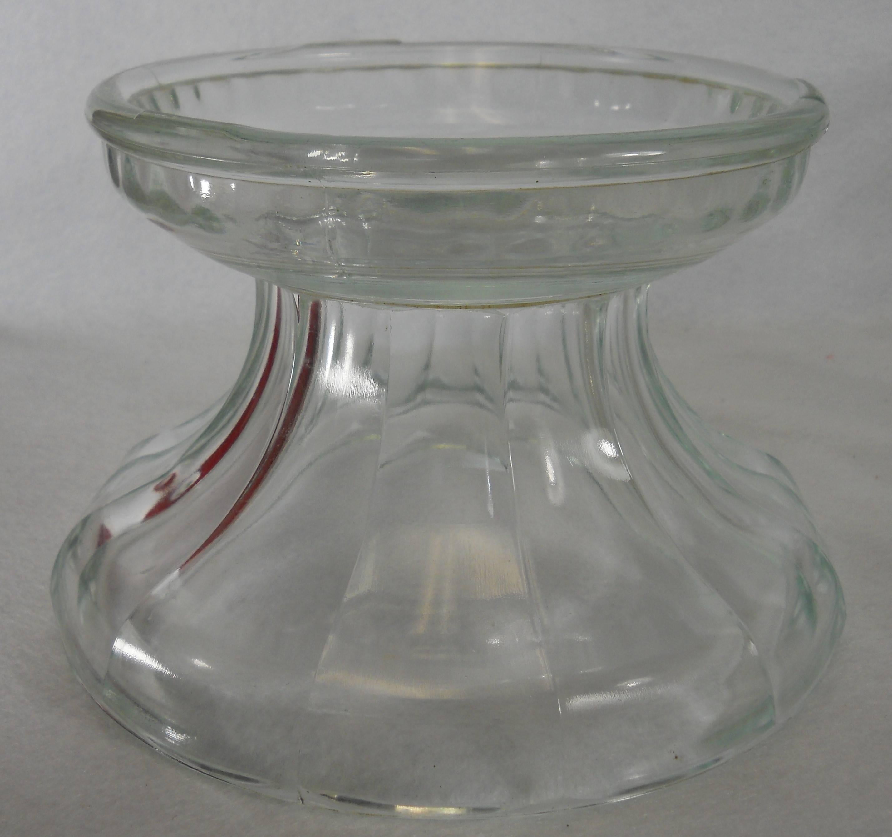 1962 Indiana Glass Co
Paneled
PUNCH BOWL with Scalloped Rim
Pattern #7115
12-4oz punch cups 2-1/4