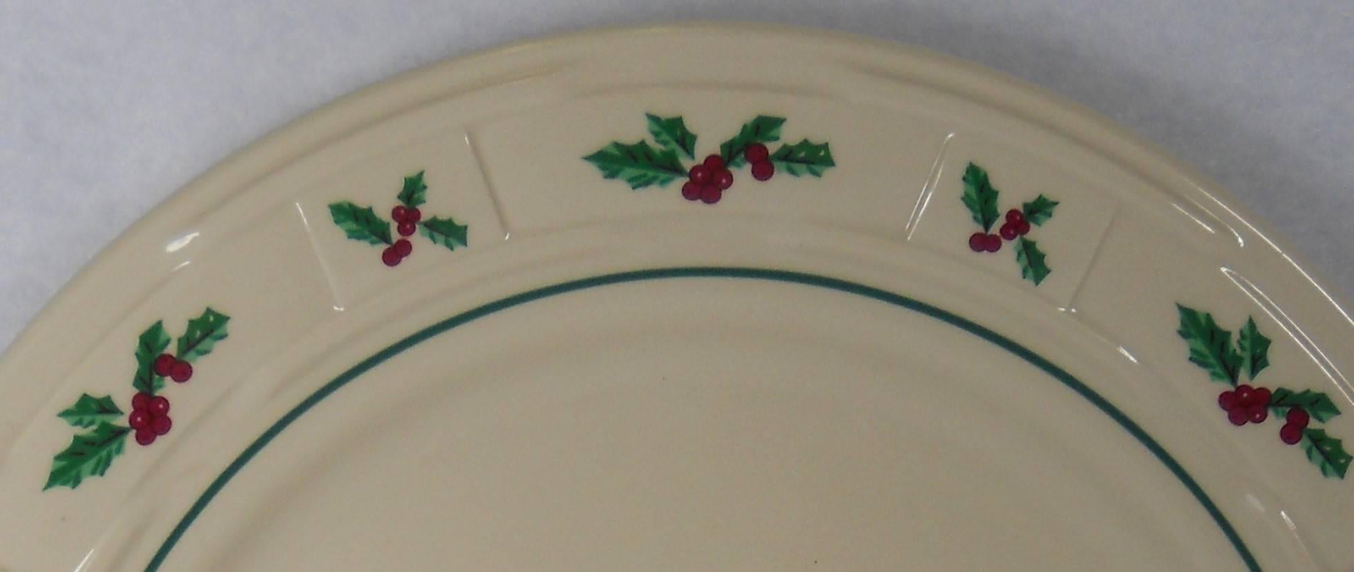 CHINA FINDERS 

China, Crystal, Flatware and Collectible Matching Service is offering ONE (1) 

LONGABERGER company HOLLY pattern Stackable Soup or Cereal Bowl

in great condition free from cracks, stain, or discoloration and with only a
