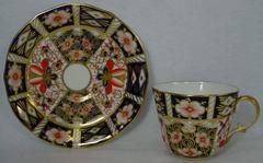 Vintage ROYAL CROWN DERBY china TRADITIONAL IMARI 2451 patttern CUP & SAUCER 2-3/8" cup