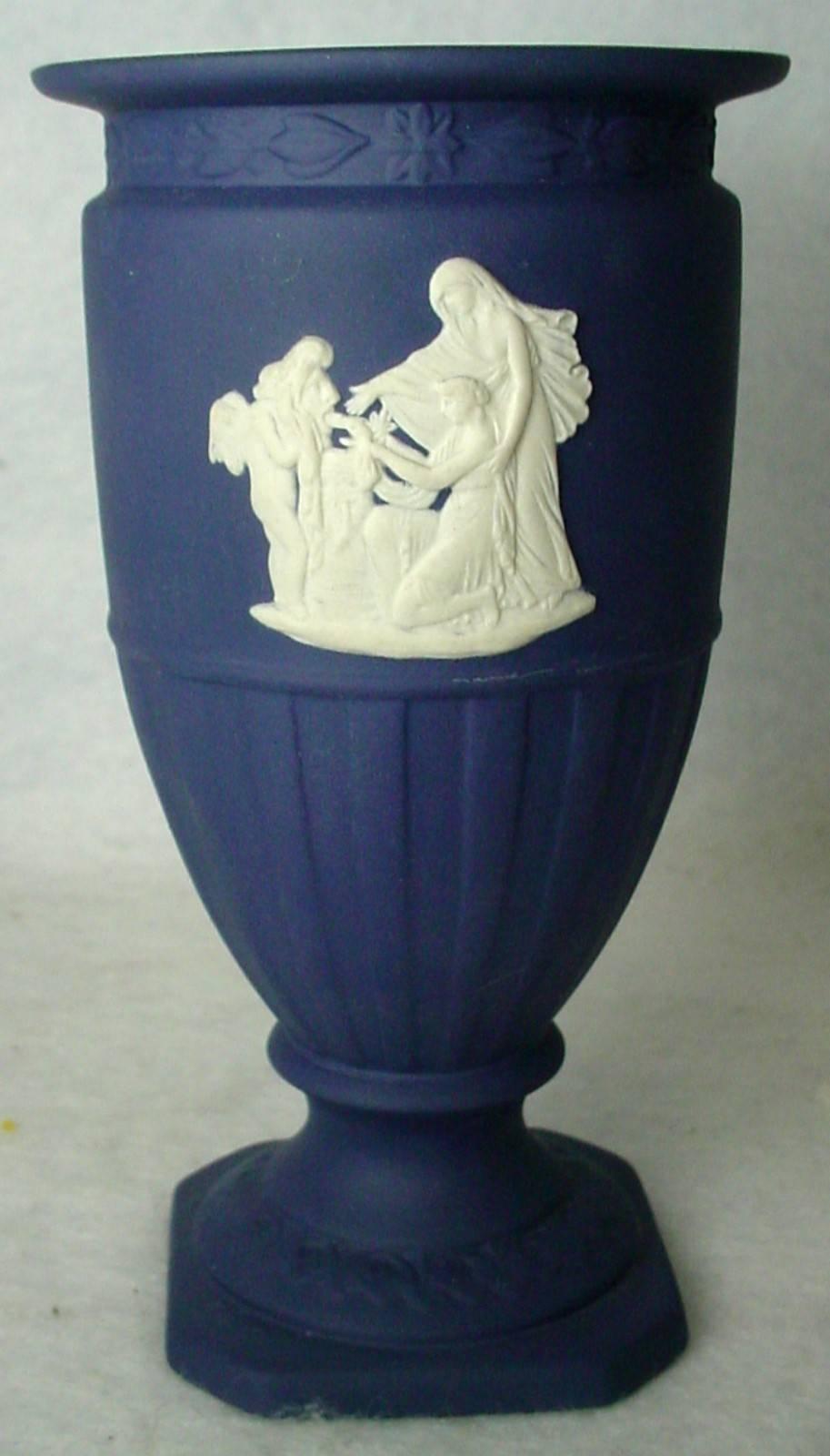 Wedgwood ENgland Jasperware MIDNIGHT BLUE color Posy Vase
